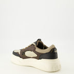 Image de l'article Baskets Fendi Force marron de la marque Fendi pour Homme - Saison Automne-Hiver 2025 - Vue trois quarts arrière droite