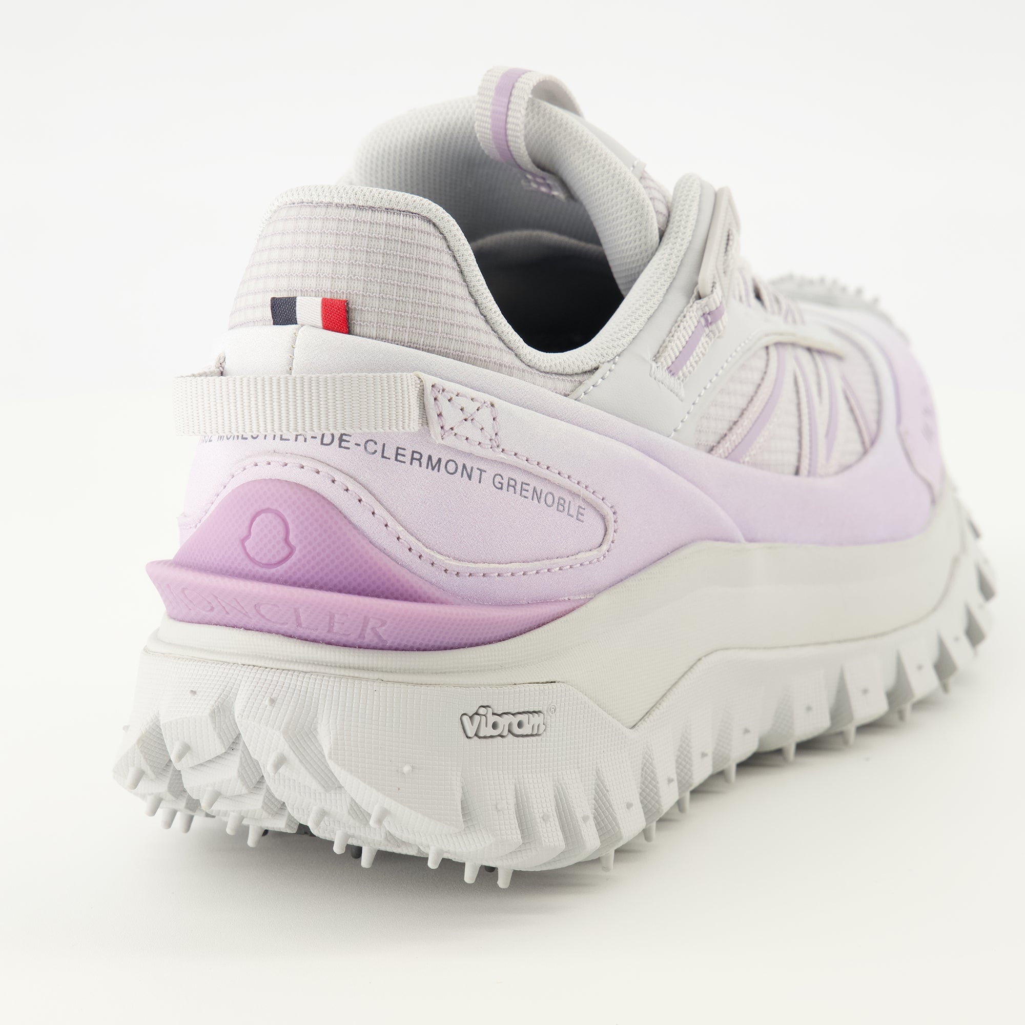 Image de l'article Baskets Trailgrip rose de la marque Moncler pour Femme - Saison Printemps-Été 2026 - Vue arrière