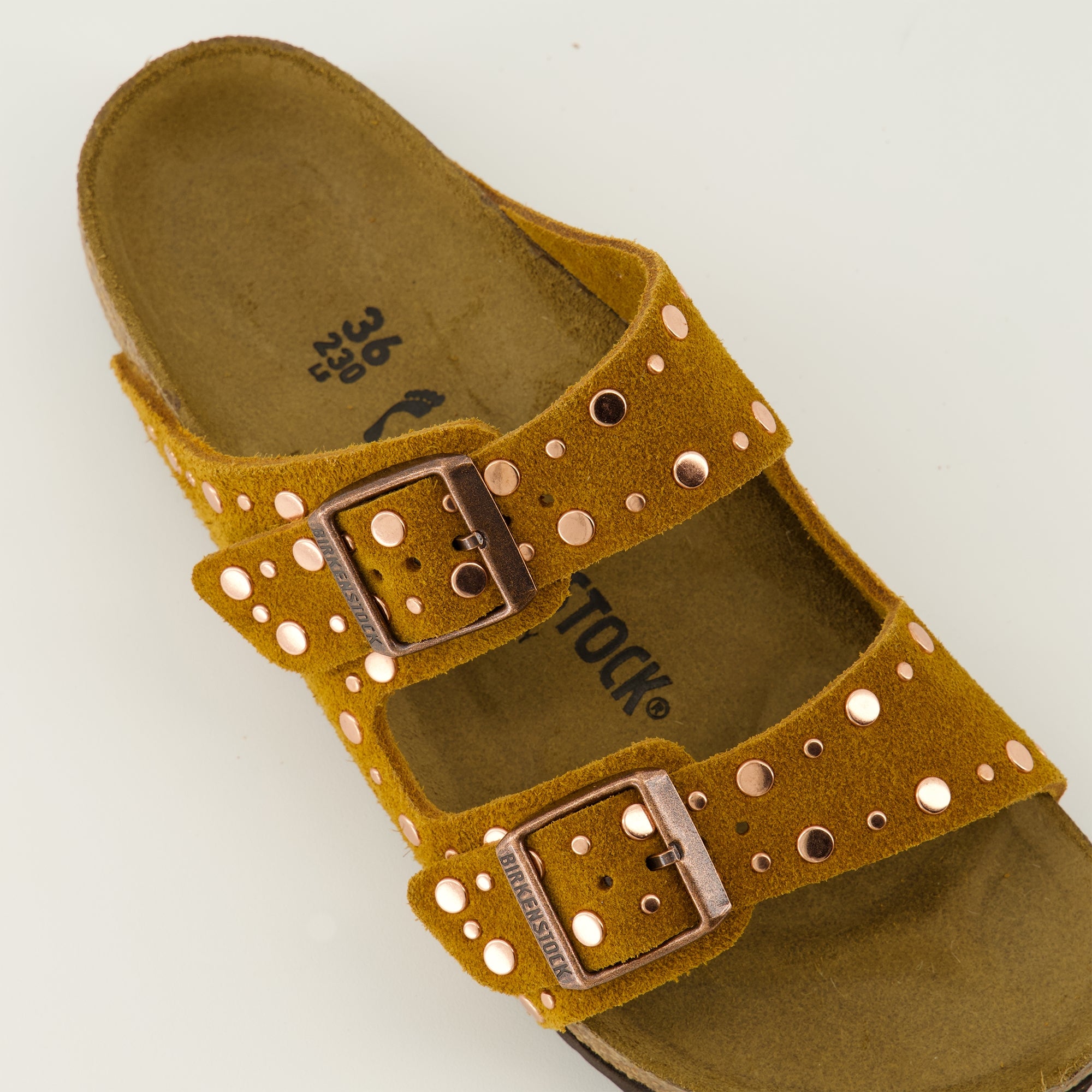Image de l'article Sandales Arizona Rivet marron de la marque Birkenstock pour Femme - Saison Printemps-Été 2026 - Vue détaillée de haut