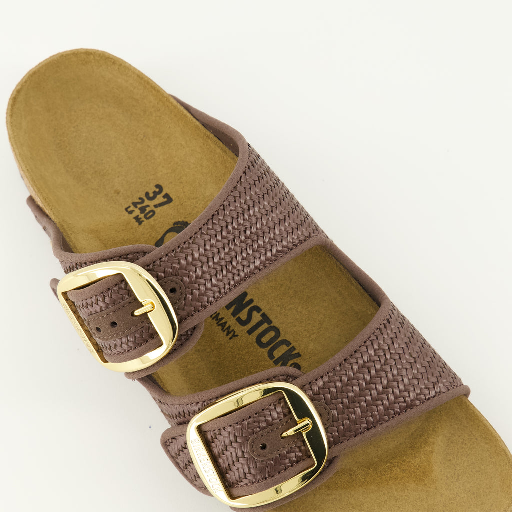 Image de l'article Sandales Arizona Big Buckle en raphia marron de la marque Birkenstock pour Femme - Saison Printemps-Été 2026 - Vue détaillée de haut