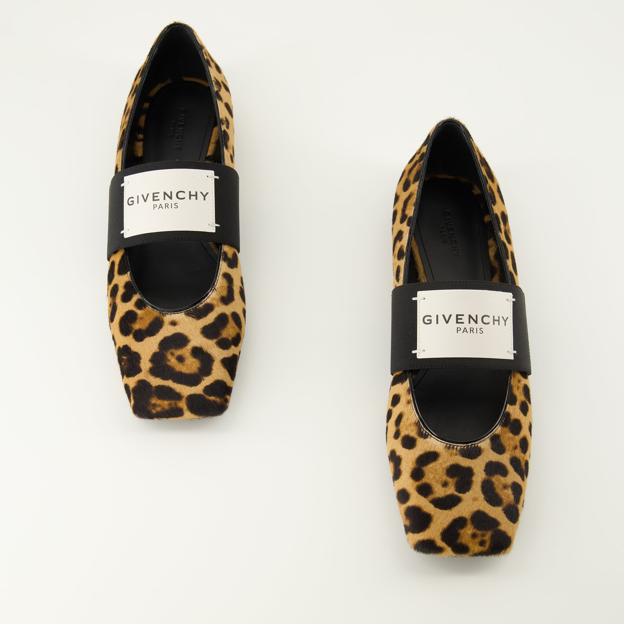 Image de l'article Ballerines Sliced Square motif léopard de la marque Givenchy pour Femme - Saison Printemps-Été 2026 - Vue de dessus paire de chaussure