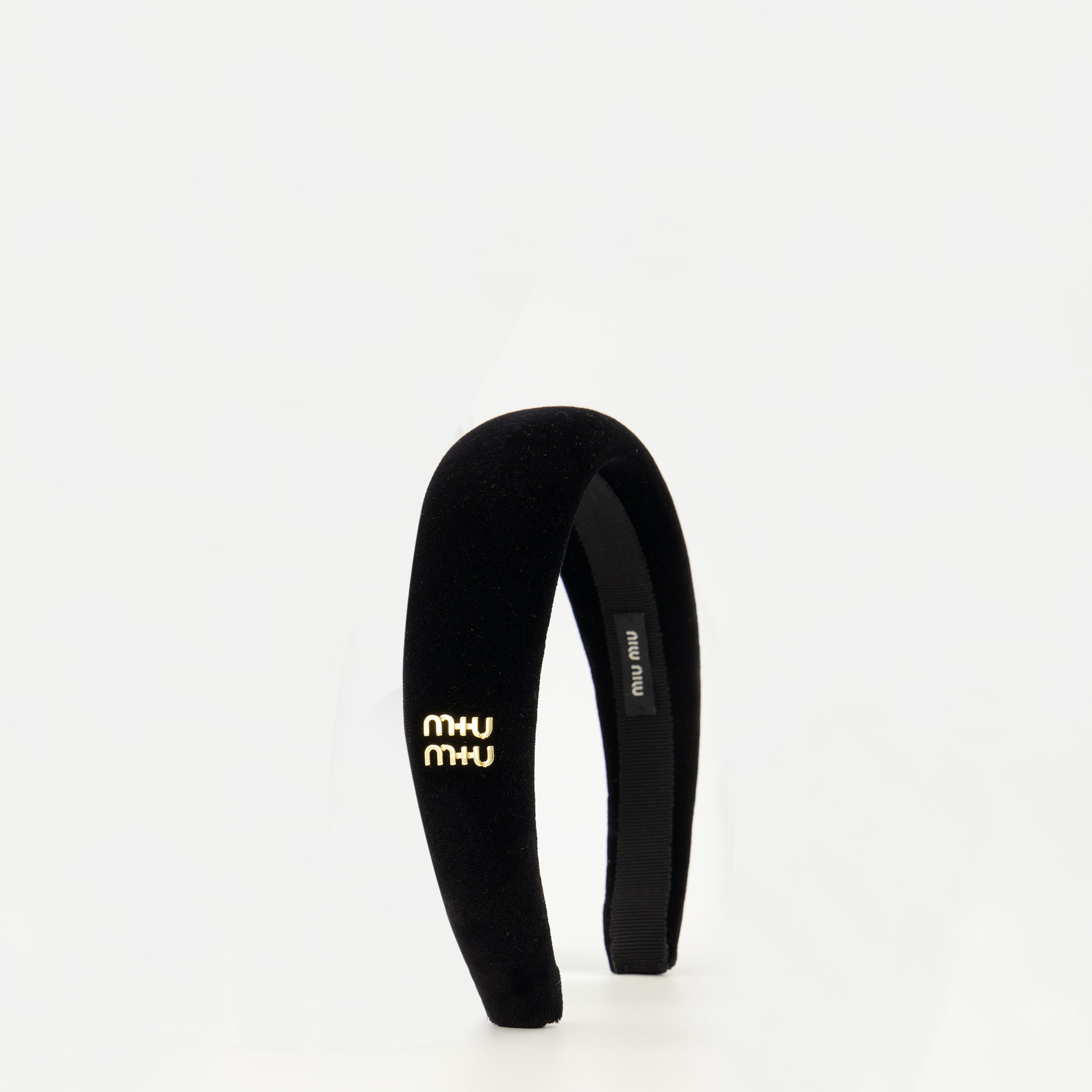 Image de l'article Bandeau en velours noir de la marque Miu Miu pour Femme - Saison Printemps-Été 2026 - Vue de Dos