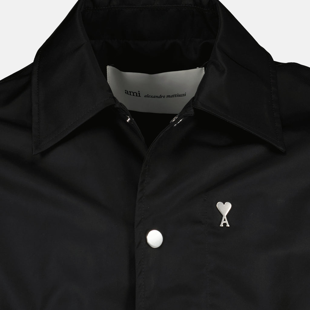 Bild der schwarzen Nylonjacket von der Marke Ami PARIS für Unisex - Frühling-Sommer 2026 - Detaillierte Ansicht_1