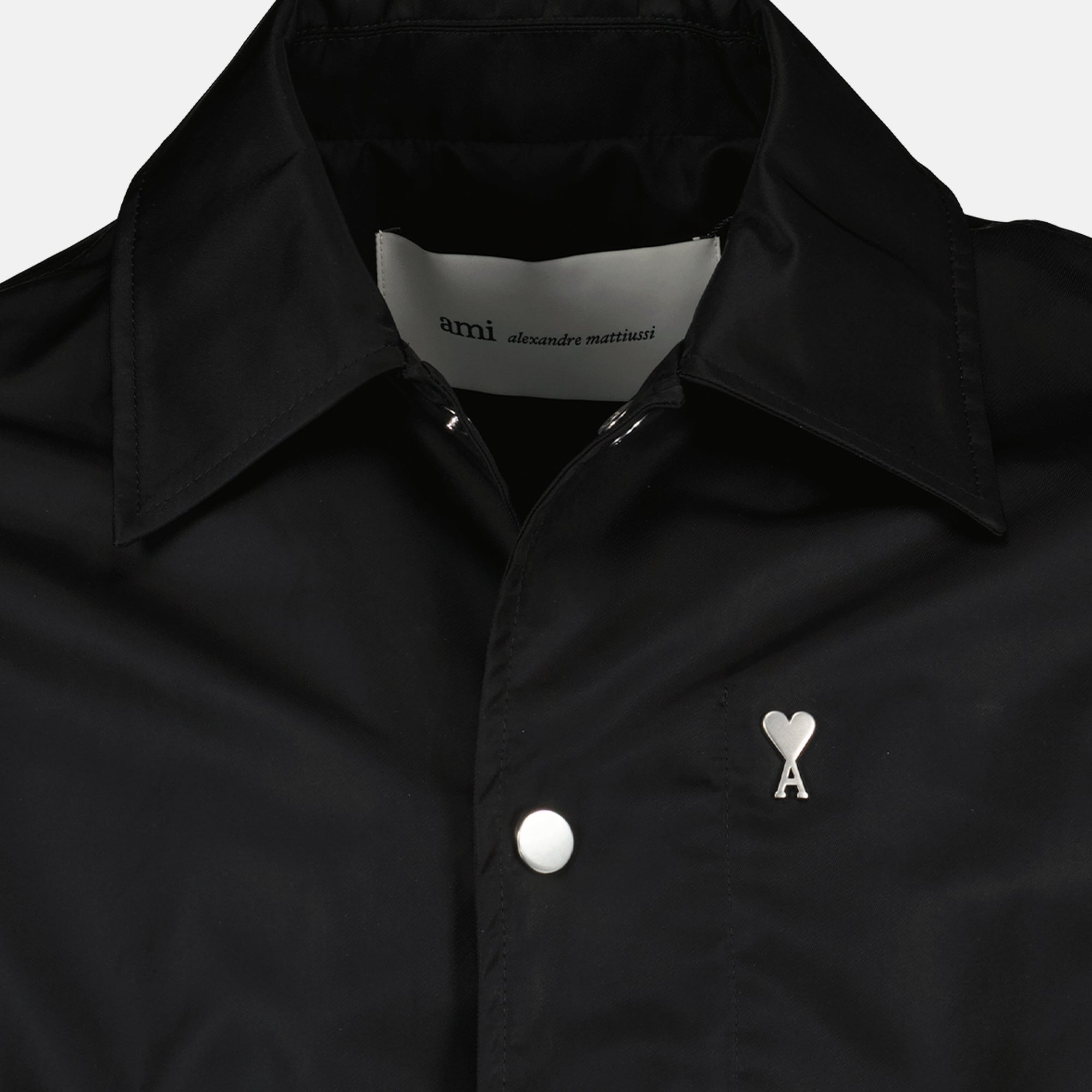 Bild der schwarzen Nylonjacket von der Marke Ami PARIS für Unisex - Frühling-Sommer 2026 - Detaillierte Ansicht_1