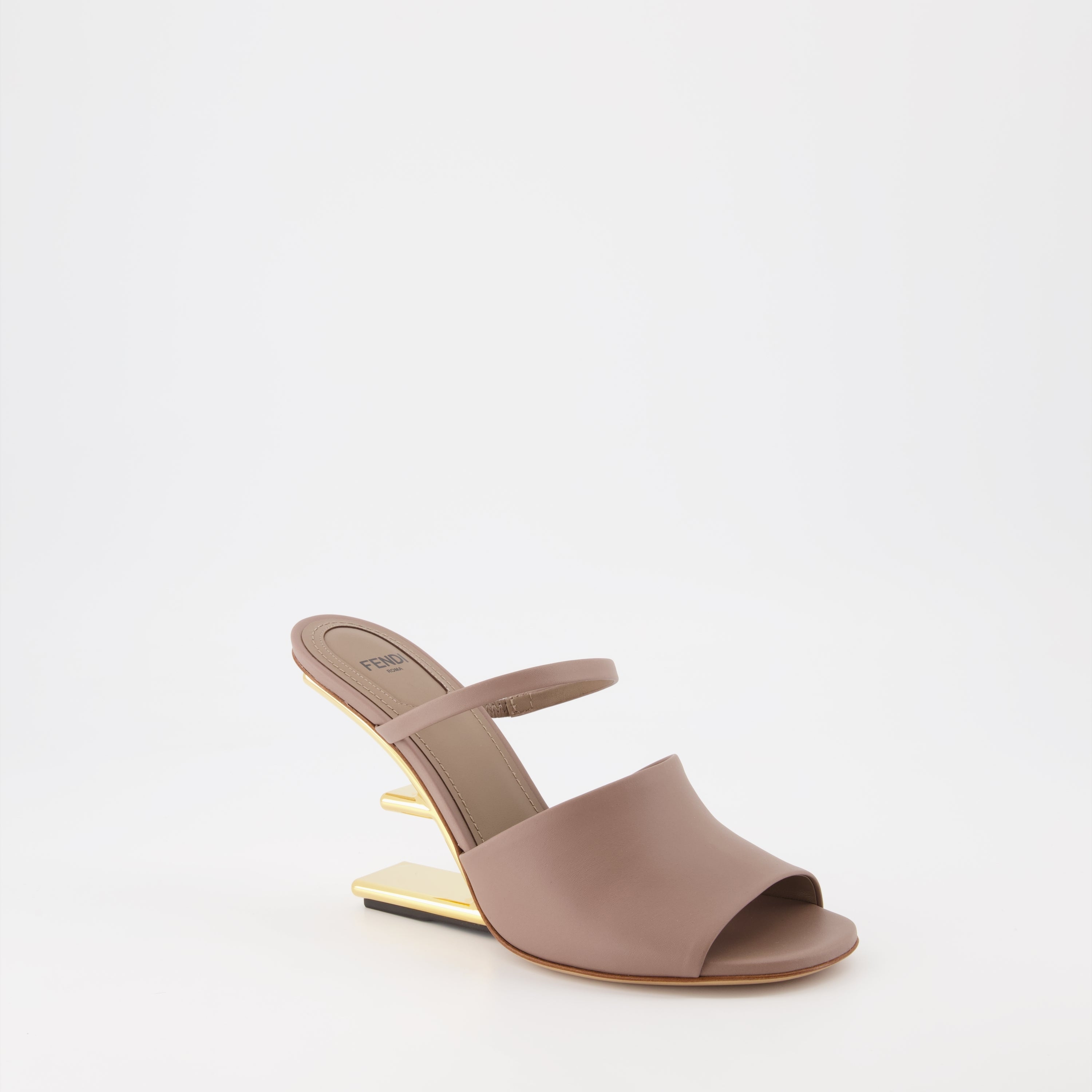 Chaussures ouvertes Fendi First Beige Sandals Fendi Beige Femme