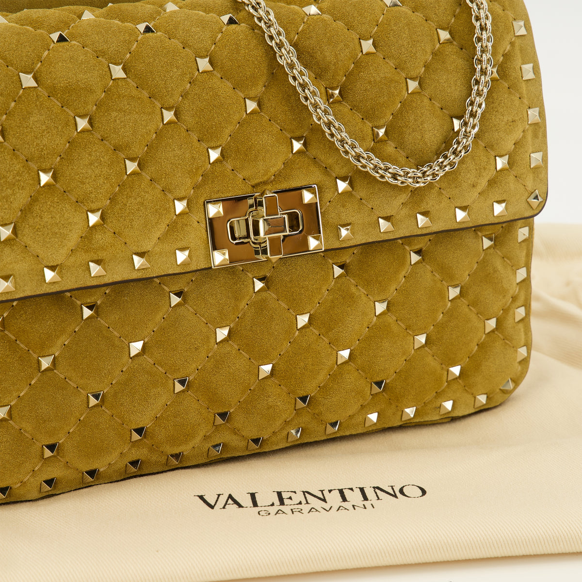 Sacs à main et épaule Beige Suede Medium Rockstud Spike Bag Valentino Garavani Kaki Femme