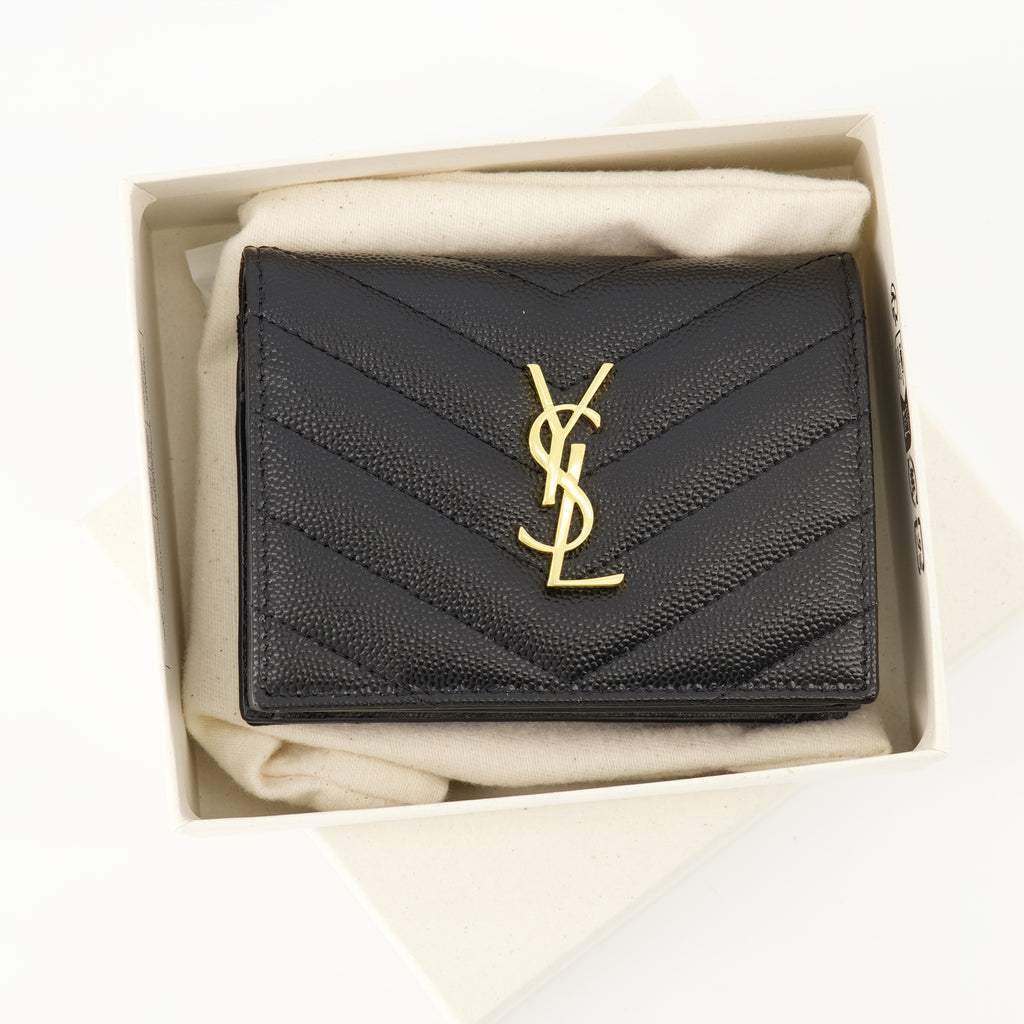 Imagen del portatarjetas Cassandre de la marca Saint Laurent para Mujer - Temporada Otoño-Invierno 2025 - Vista Detallada_2