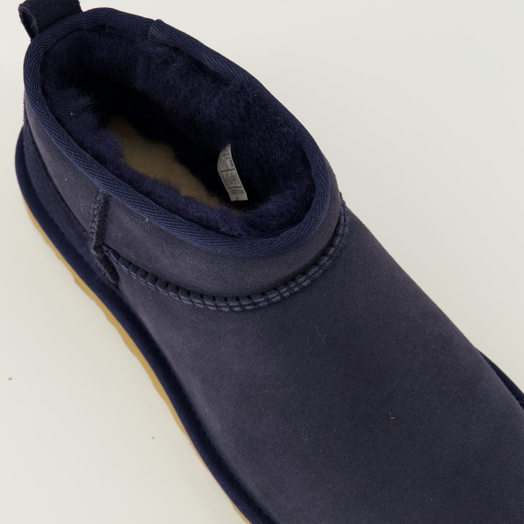 Immagine degli Stivaletti Classic Ultra Mini II blu navy di Ugg per Donna - Stagione Primavera-Estate 2026 - Vista dettagliata dall'alto
