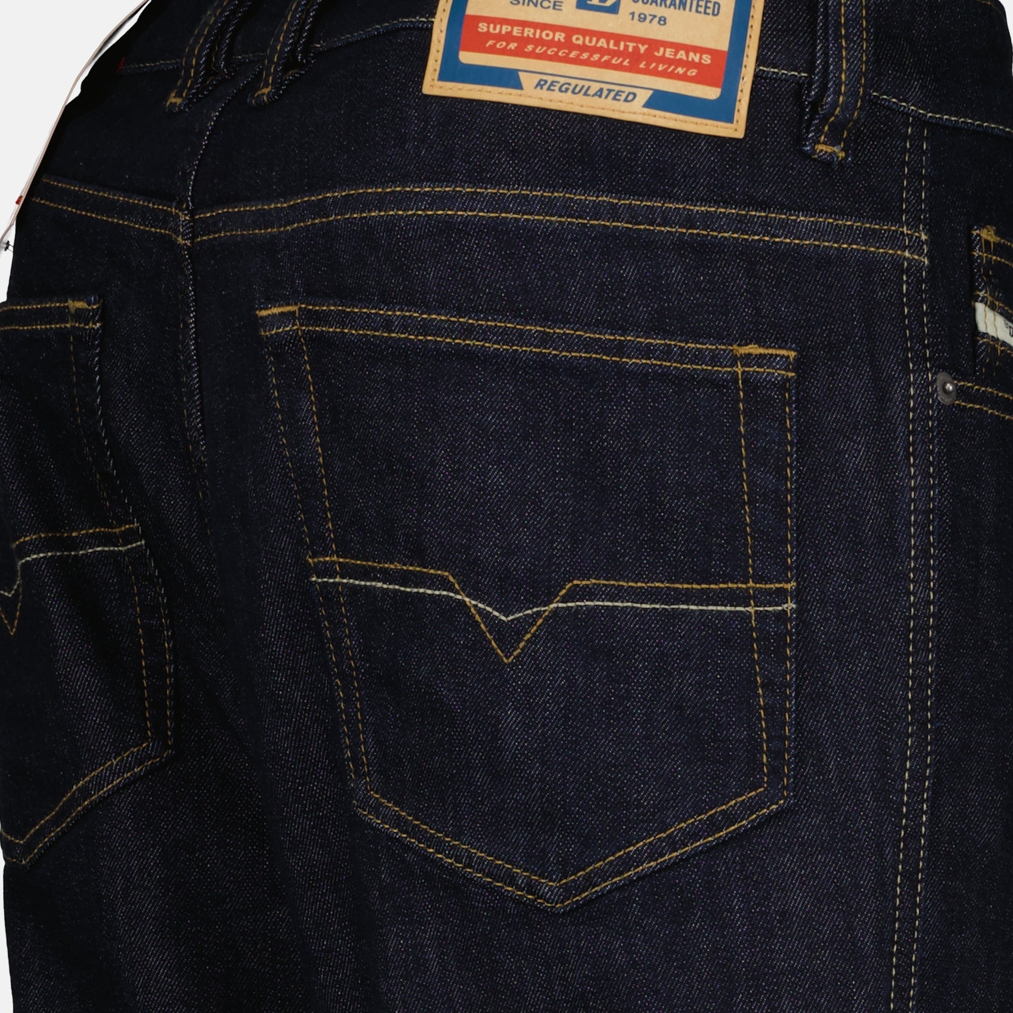 Image de l'article Jean D-Vyl 1993 L32 bleu foncé de la marque Diesel pour Homme - Saison Printemps-Été 2026 - Vue détaillée_1