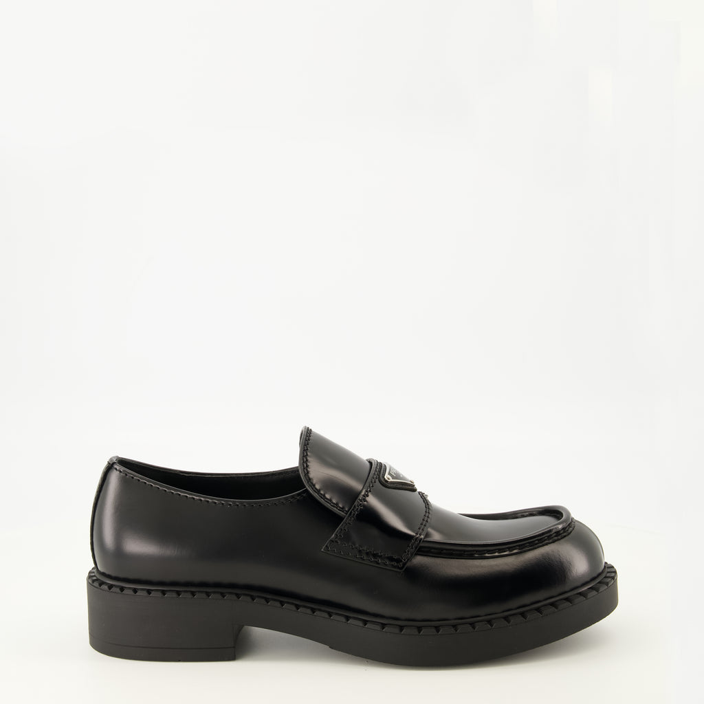 Mocassins Moccassins Chocolate noir en cuir brossé Prada Noir Homme