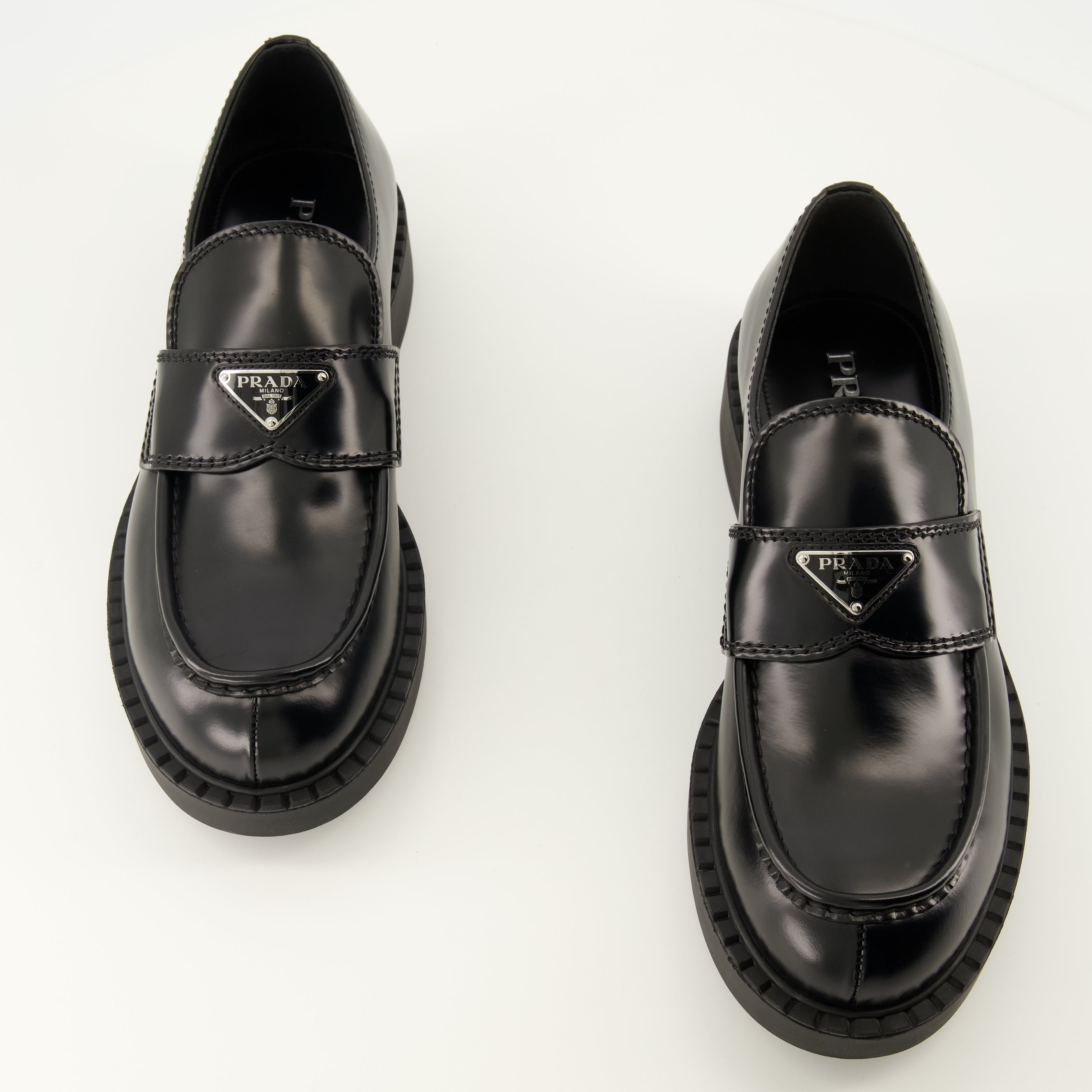 Mocassins Moccassins Chocolate noir en cuir brossé Prada Noir Homme