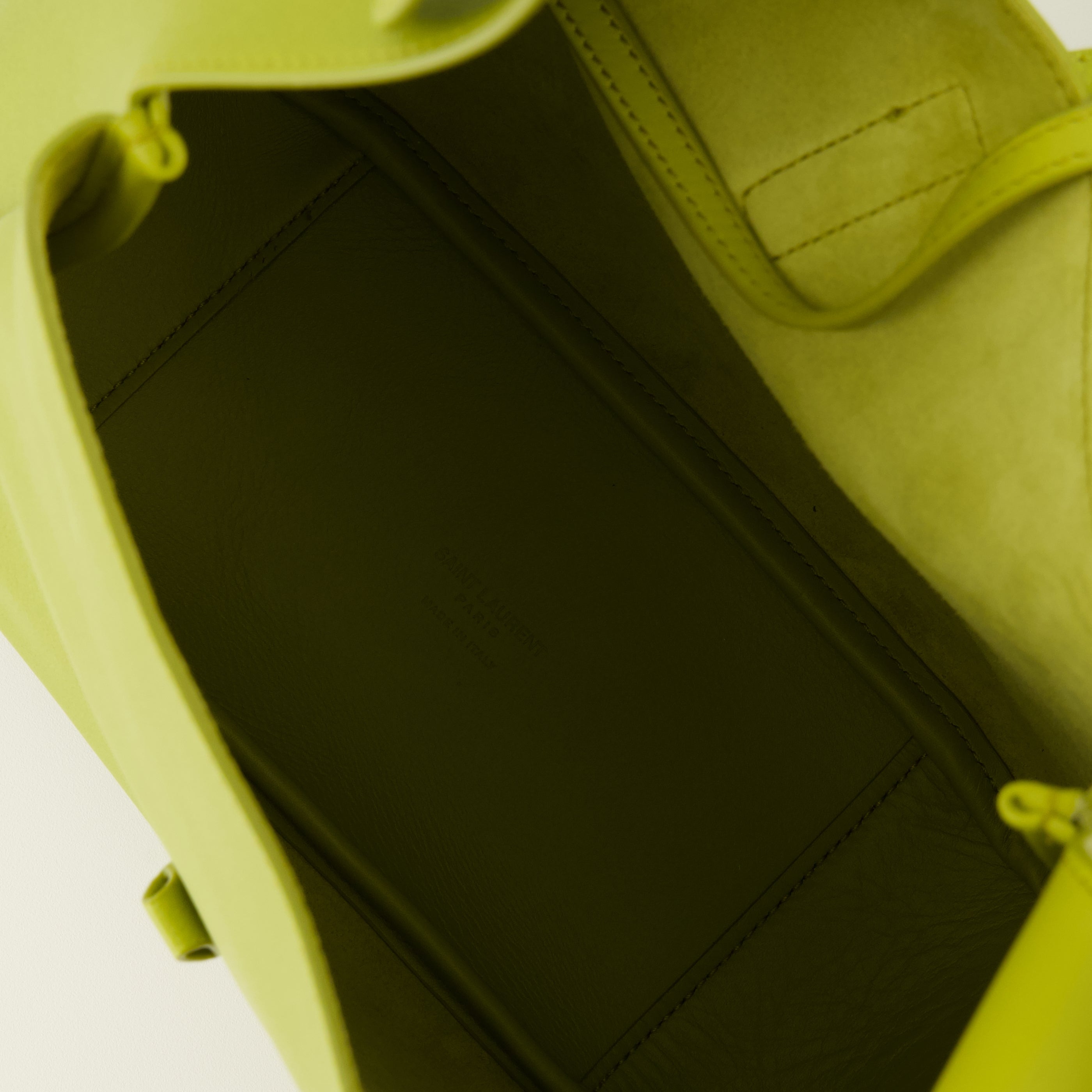 Imagen del artículo Bolso Le 5 à 7 pequeño de cuero verde de la marca Saint Laurent para mujer - Temporada Primavera-Verano 2026 - Vista Detallada_3