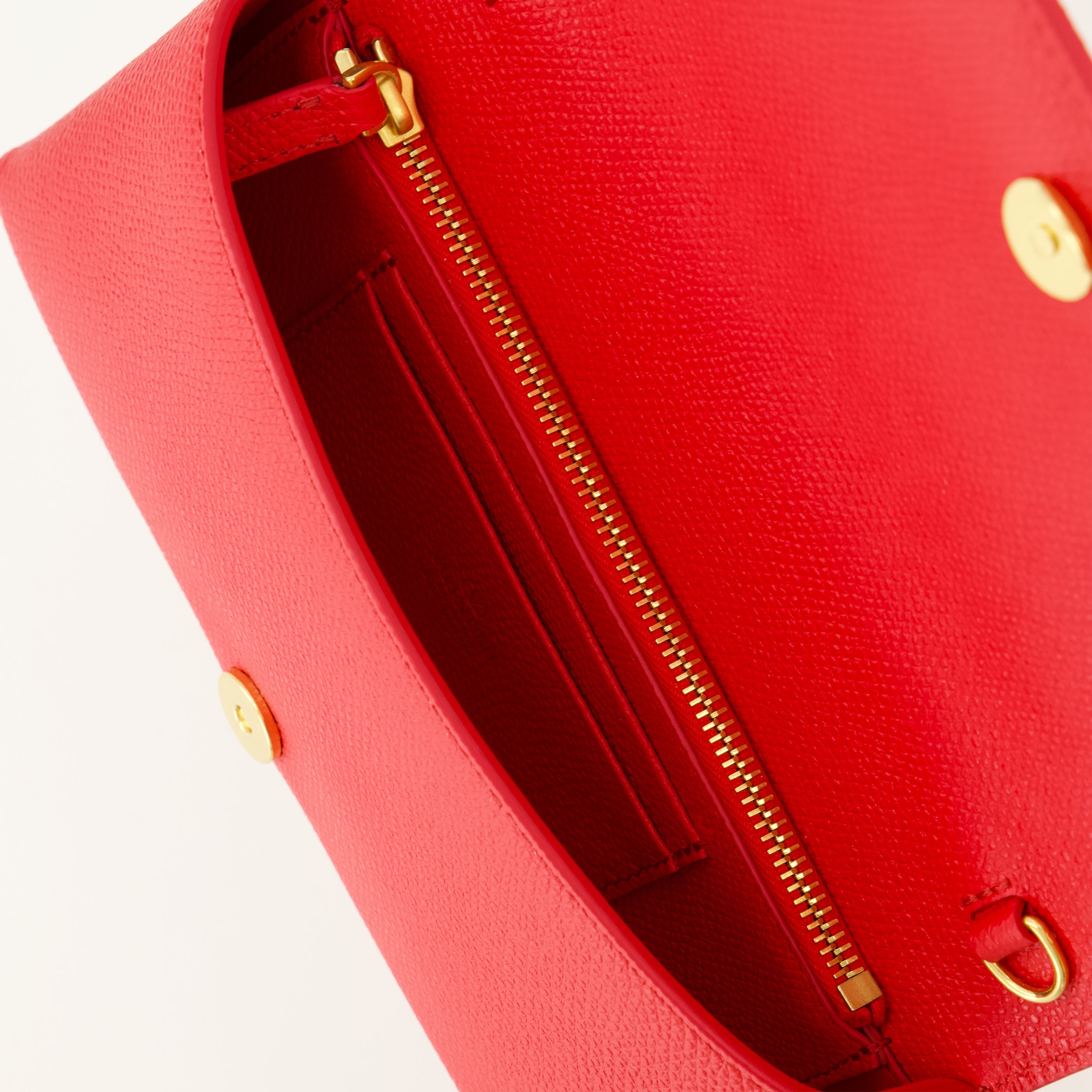 Petite maroquinerie VLogo Chain Wallet in Red Leather Valentino Garavani Rouge Femme