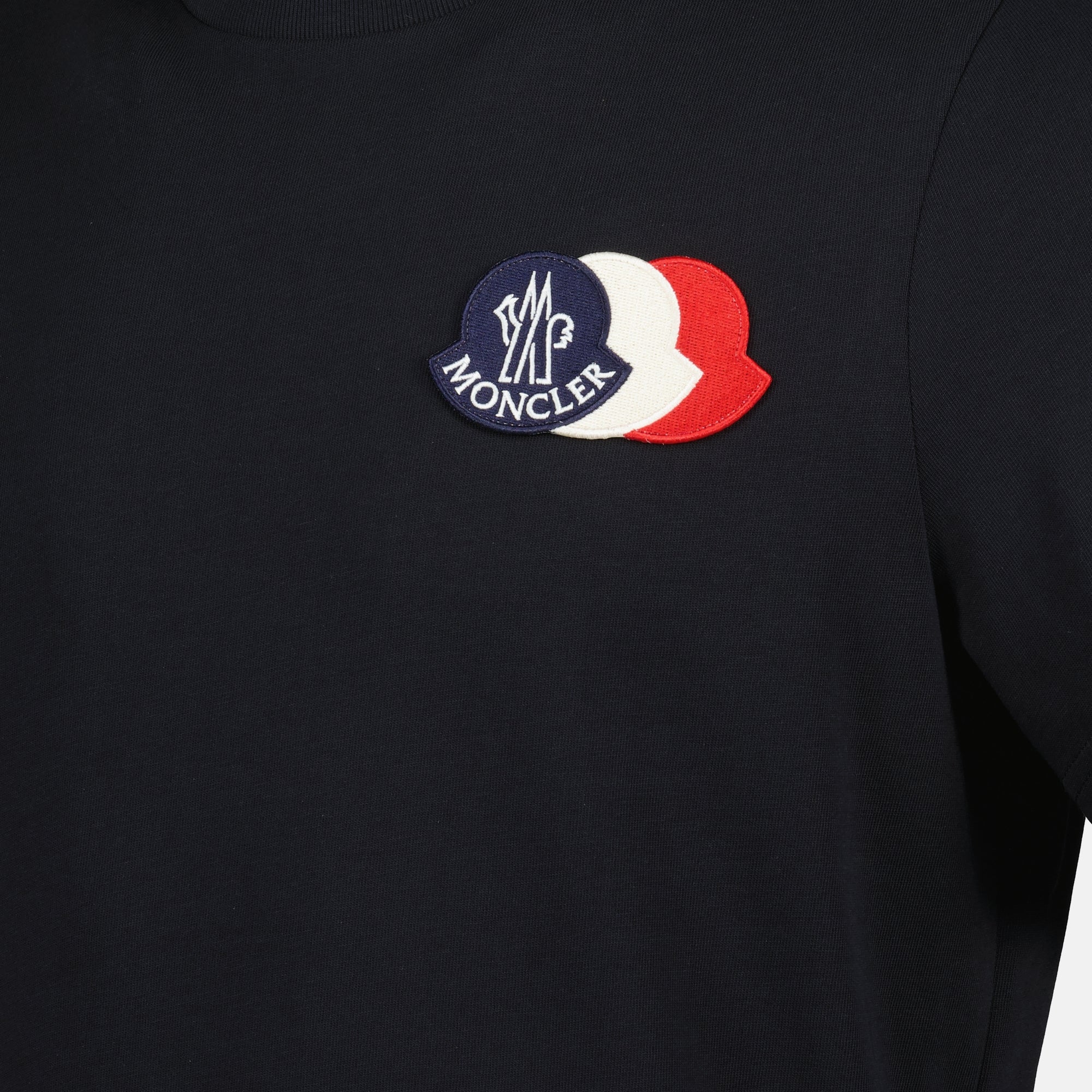 Imagen del artículo camiseta con logo tricolor de la marca Moncler para Hombre - Temporada Otoño-Invierno 2025 - Vista Detallada_5