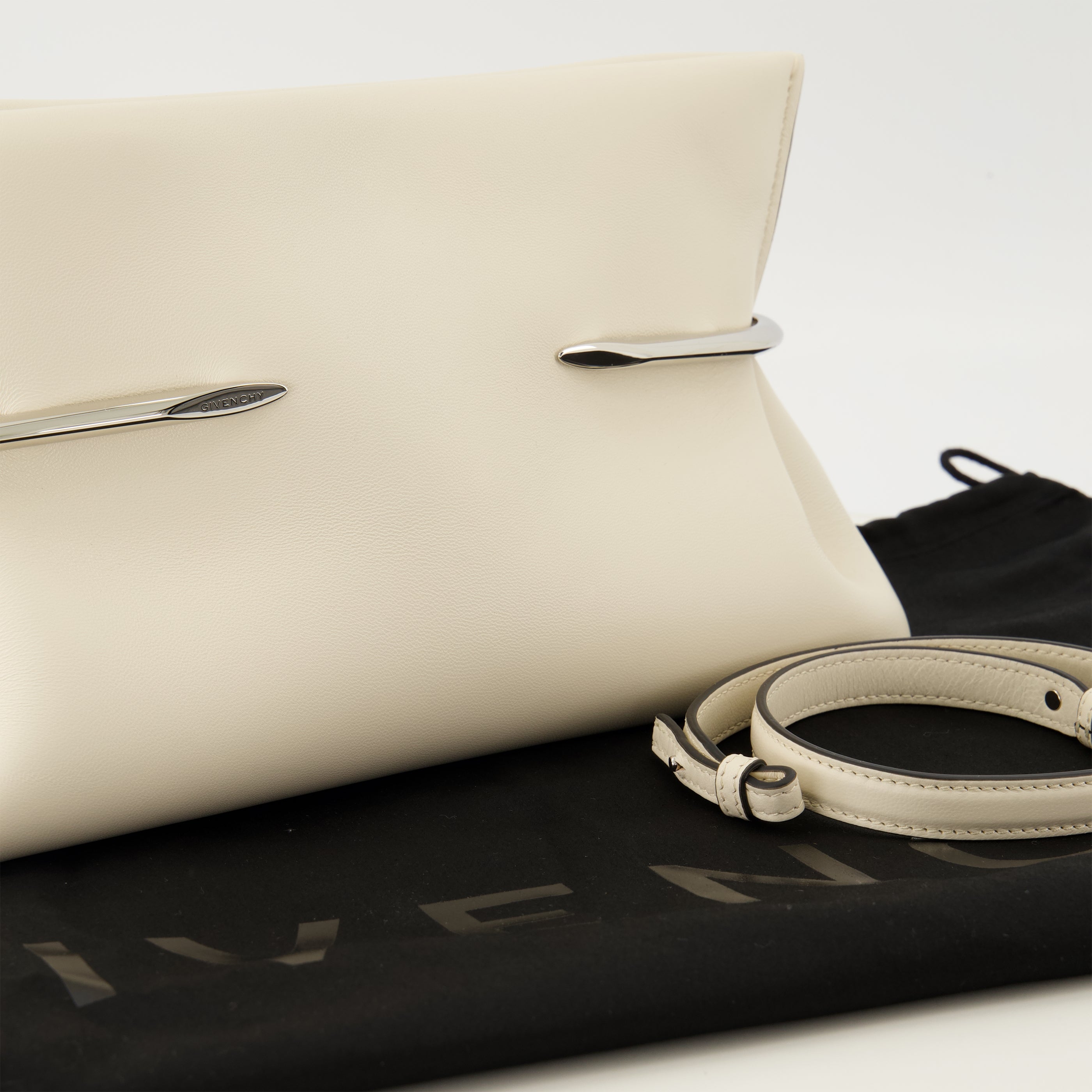 Pochettes Pochette Pinch en cuir nappa blanc Givenchy Blanc Femme