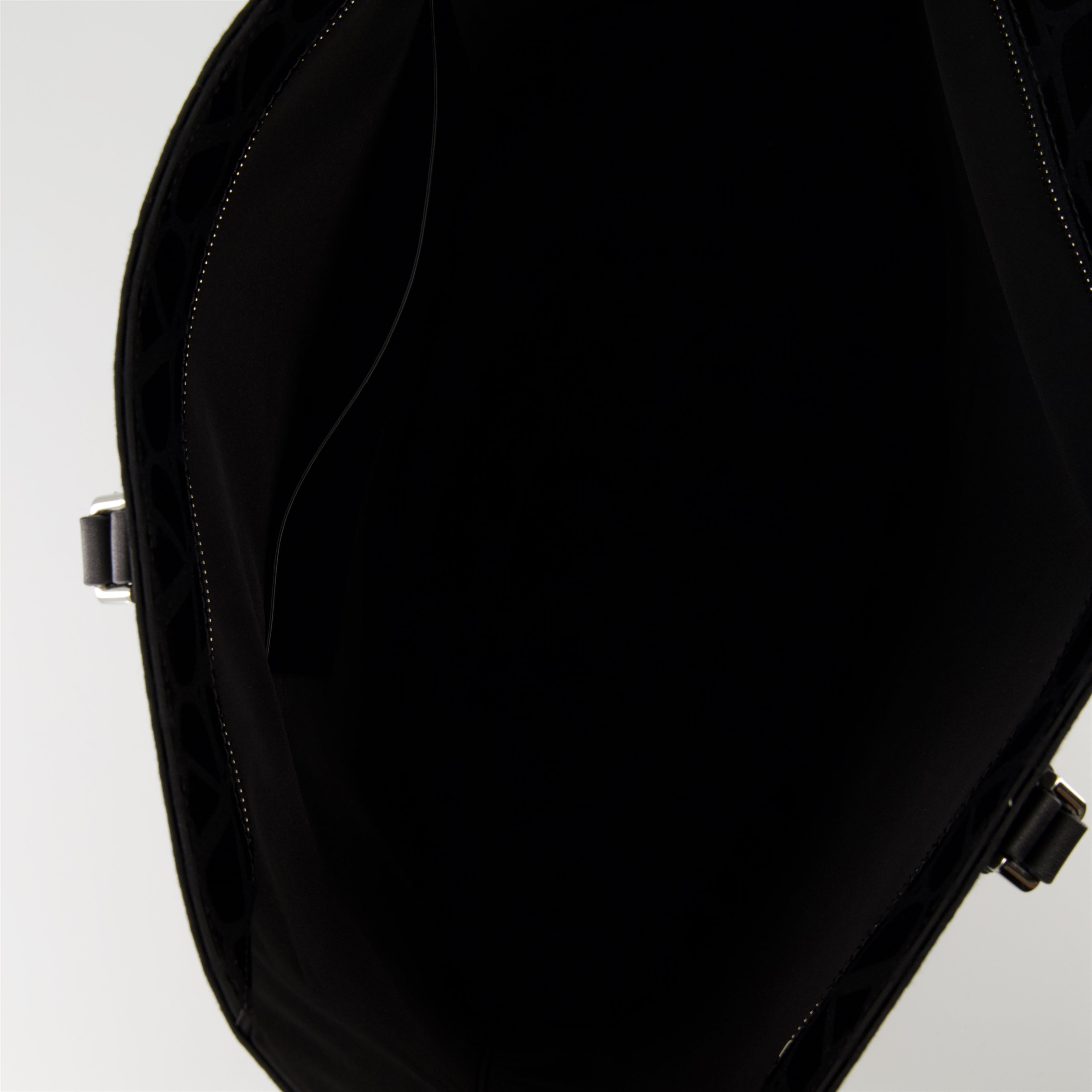 Sacs cabas Cabas en nylon iconographe Valentino Garavani Noir Homme