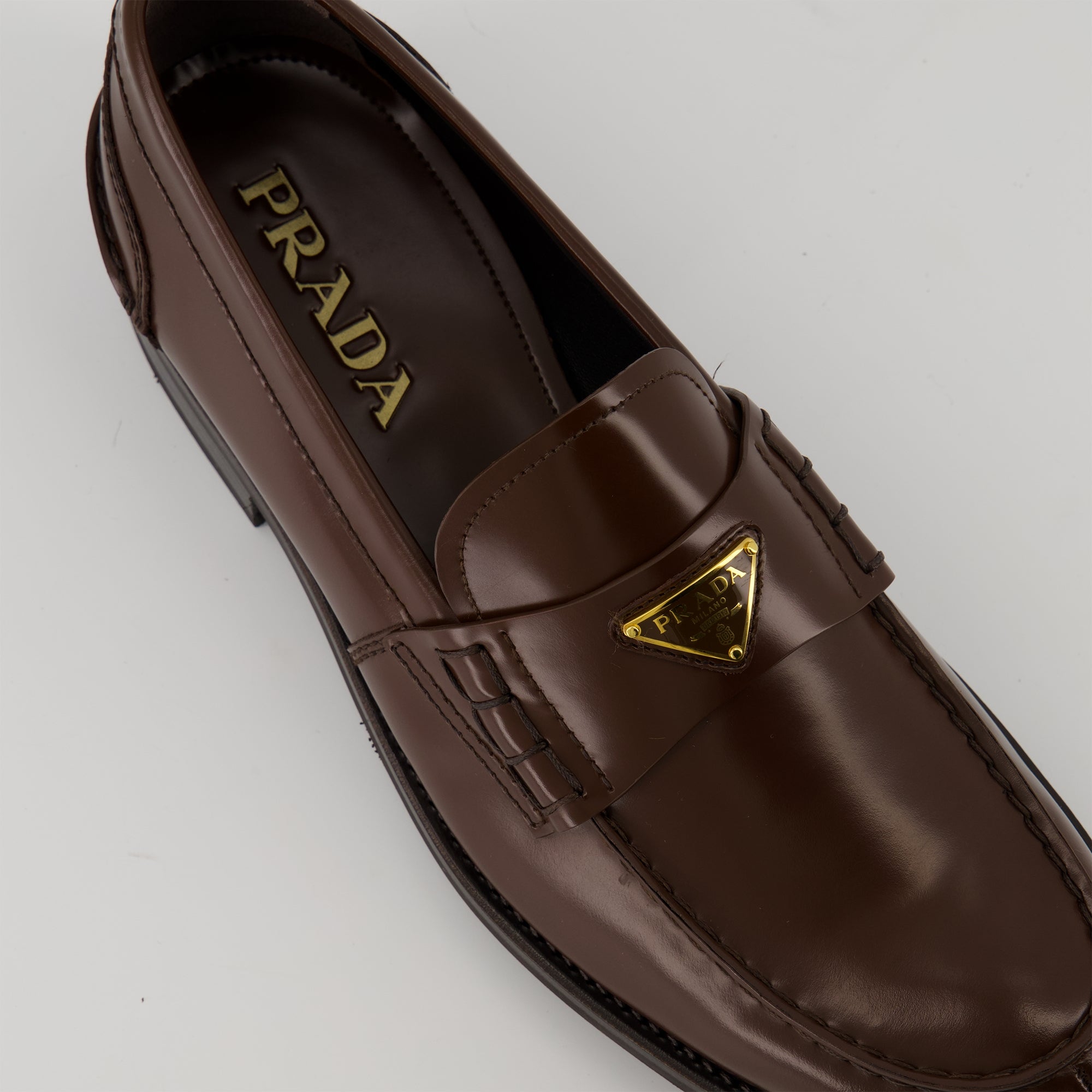 Mocassins Mocassins en cuir brossé Prada Marron Homme