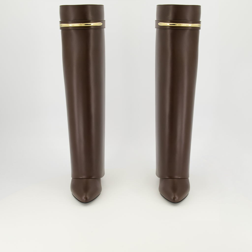 Image de l'article Bottes Shark en cuir marron de la marque Givenchy pour Femme - Saison Printemps-Été 2026 - Vue de dessus paire de chaussure