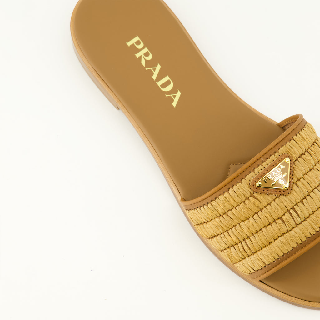 Chaussures ouvertes Mules en cuir et crochet marron Prada Marron Femme