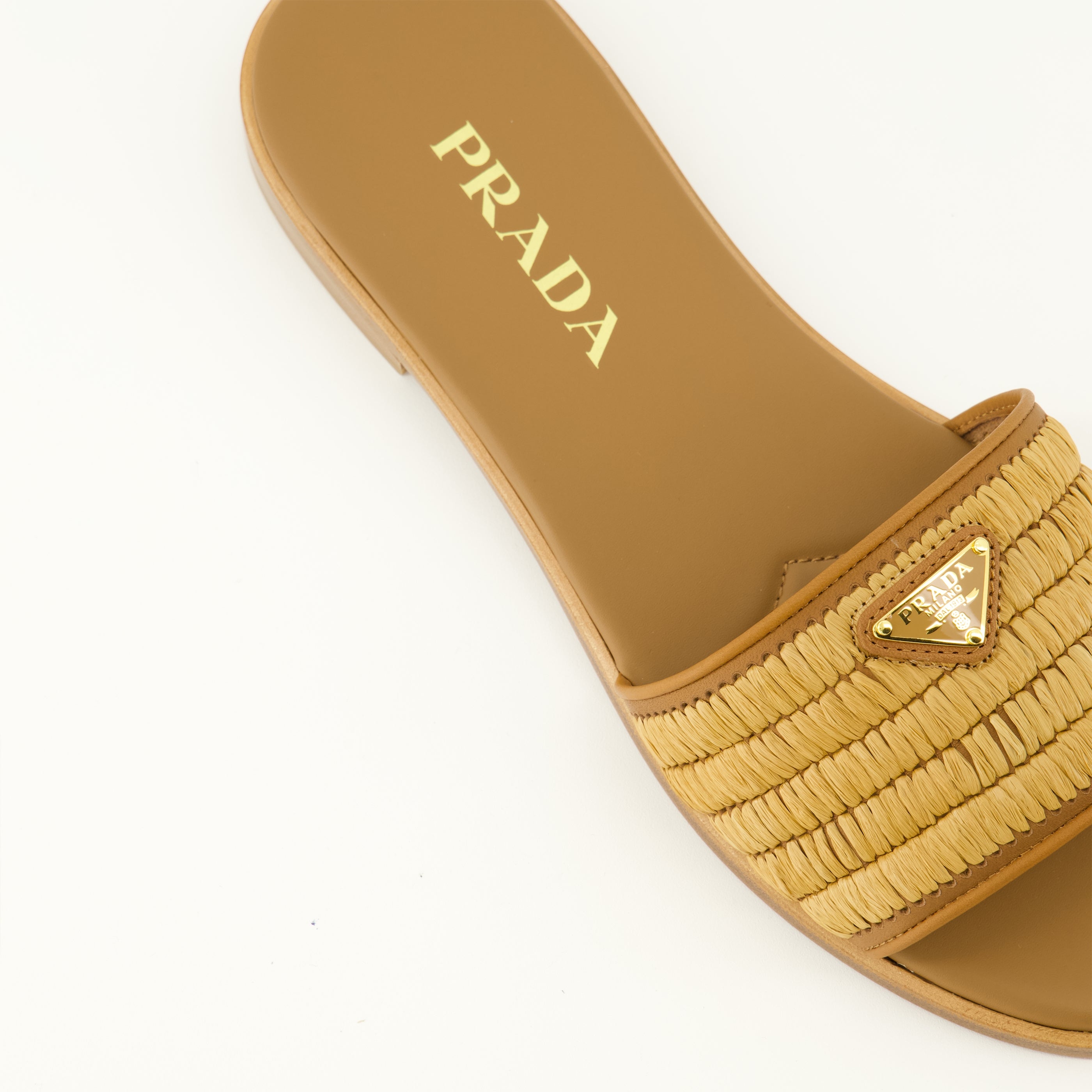 Chaussures ouvertes Mules en cuir et crochet marron Prada Marron Femme