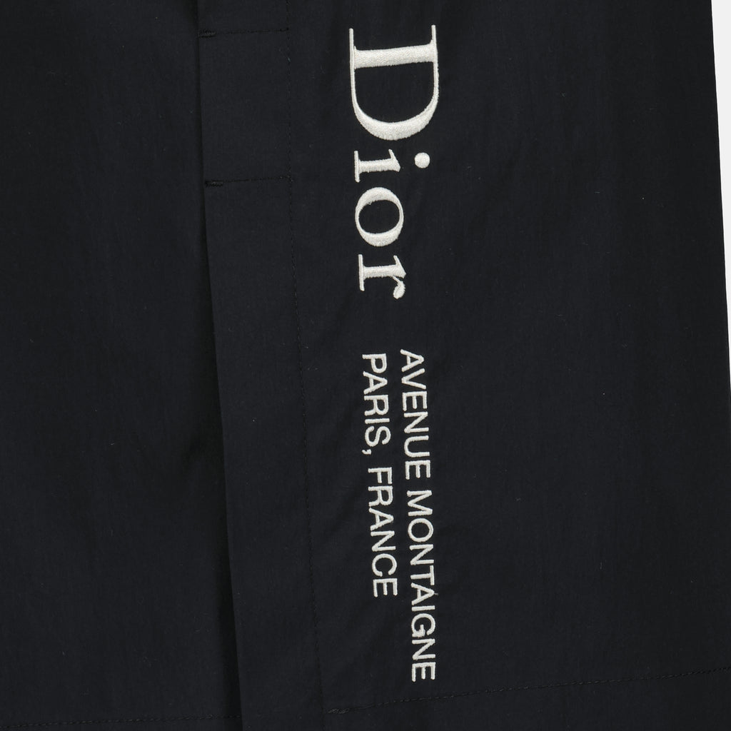 Immagine dei pantaloni corti neri Dior Montaigne del marchio Dior per Uomo - Stagione Primavera-Estate 2026 - Vista Dettagliata_1