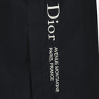 Bild der schwarzen Dior Montaigne Shorts von der Marke Dior für Herren - Frühjahr-Sommer 2026 - Detailansicht_1