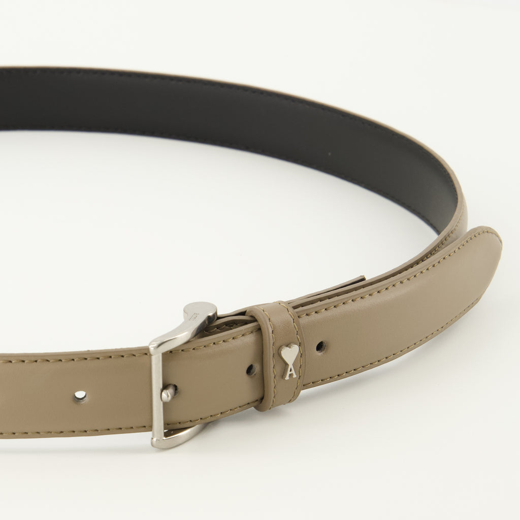 Image de l'article Ceinture Paris Paris beige de la marque Ami PARIS pour Unisex - Saison Automne-Hiver 2025 - Vue détaillée_2
