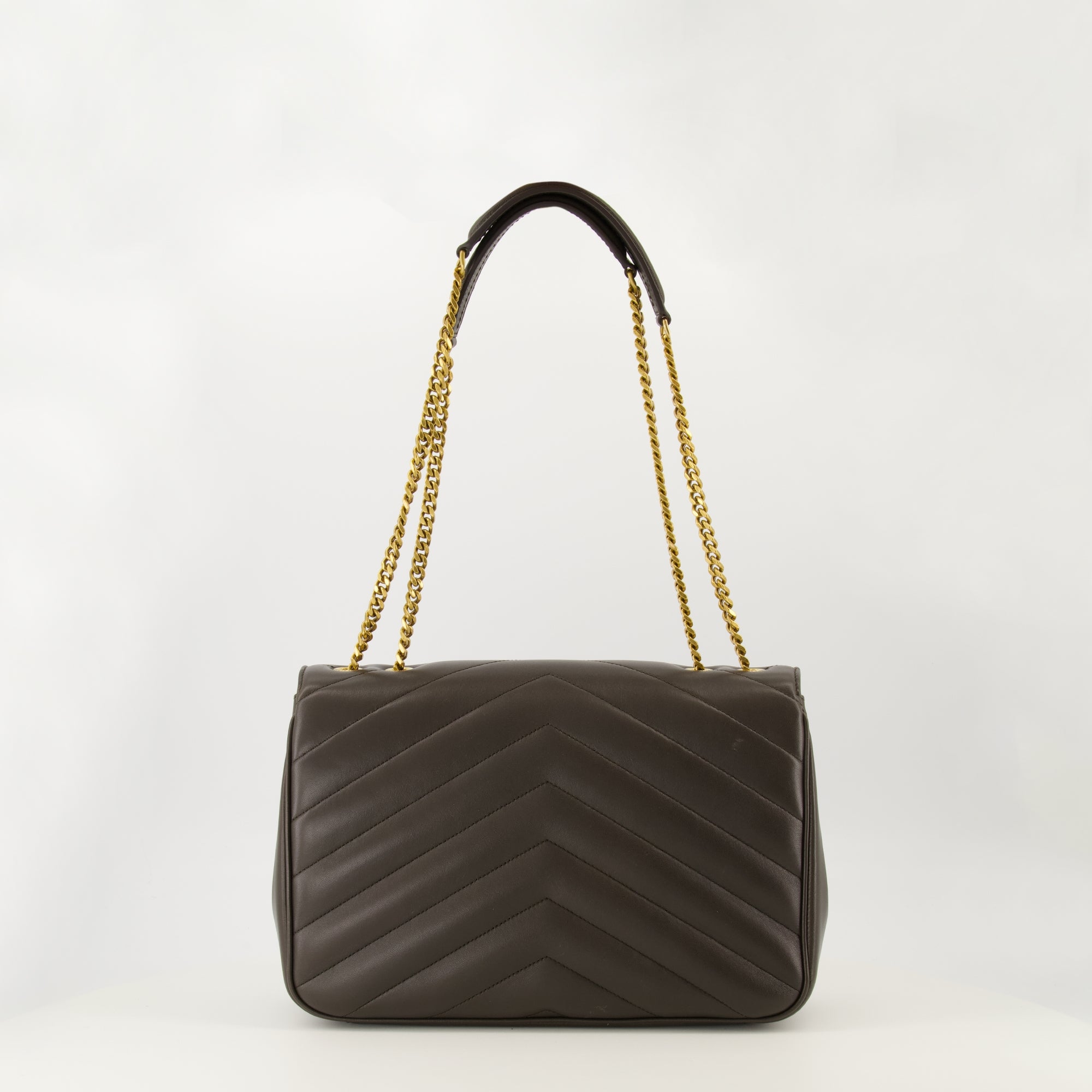 Bild der großen Loulou-Tasche der Marke Saint Laurent für Frauen - Herbst-Winter 2025 - Rückansicht