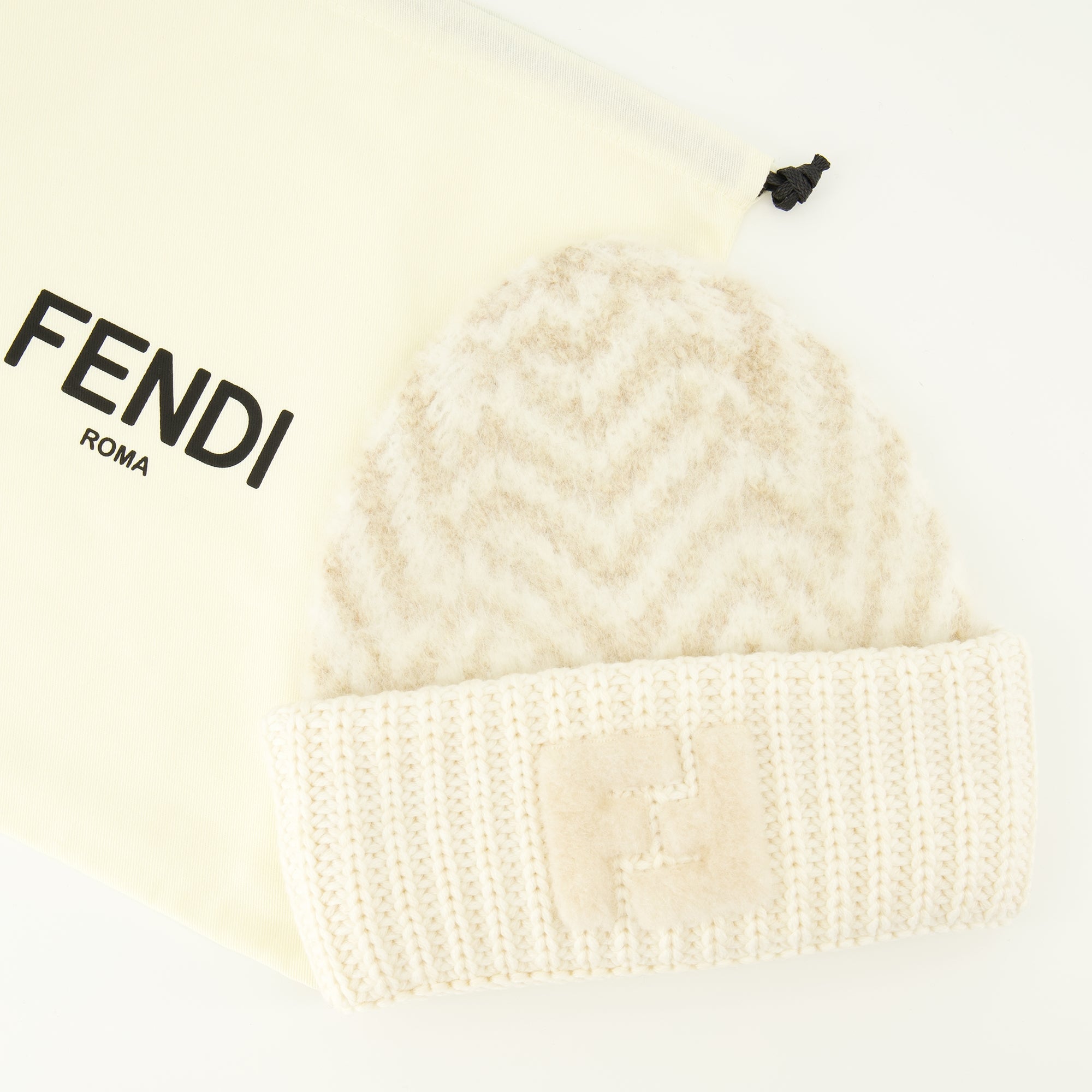 Image of the white wool hat for women by Fendi - Autumn-Winter 2025 - Detailed View_2