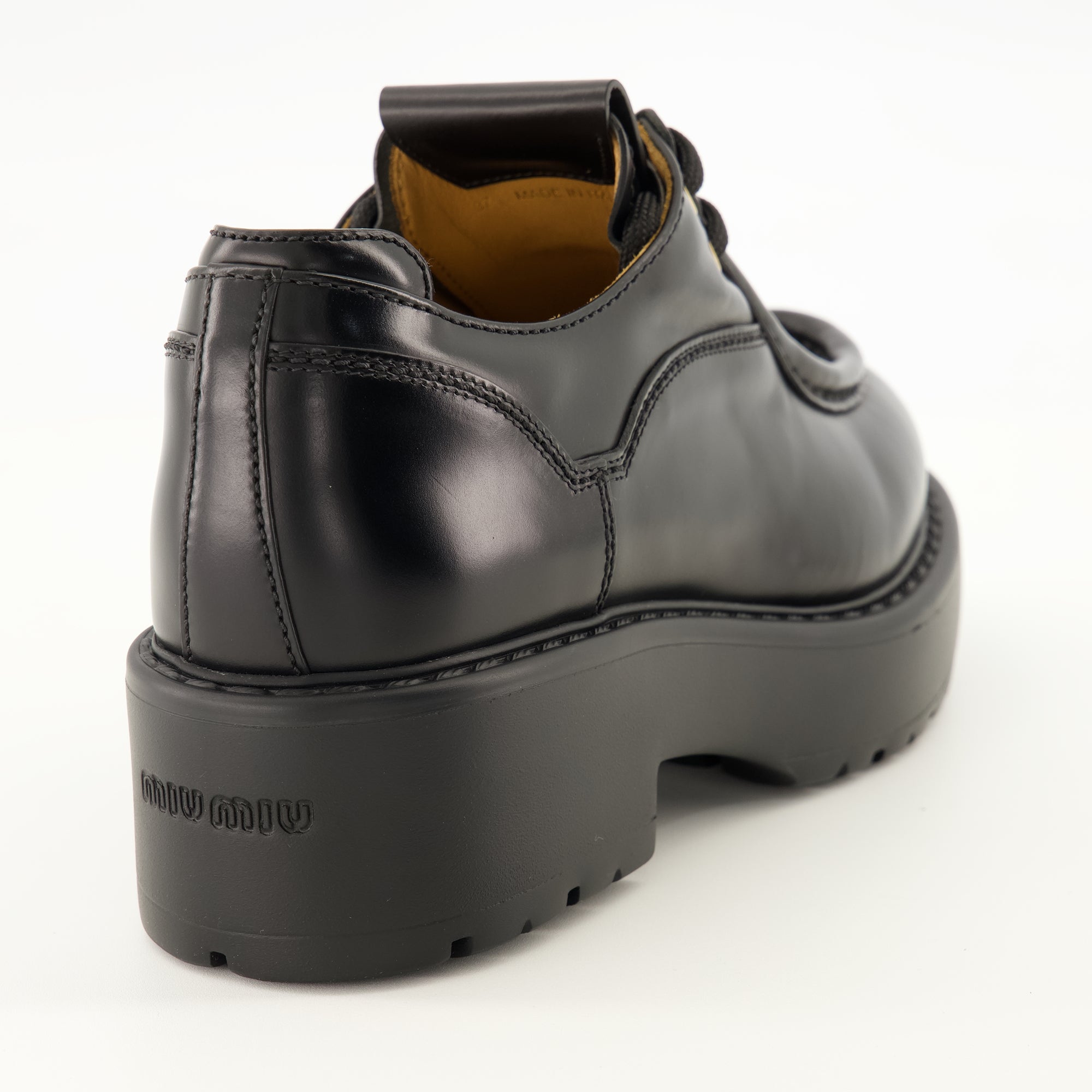 Chaussures plates Scarpe Cittadine in Pelle Nera Miu Miu Noir Femme