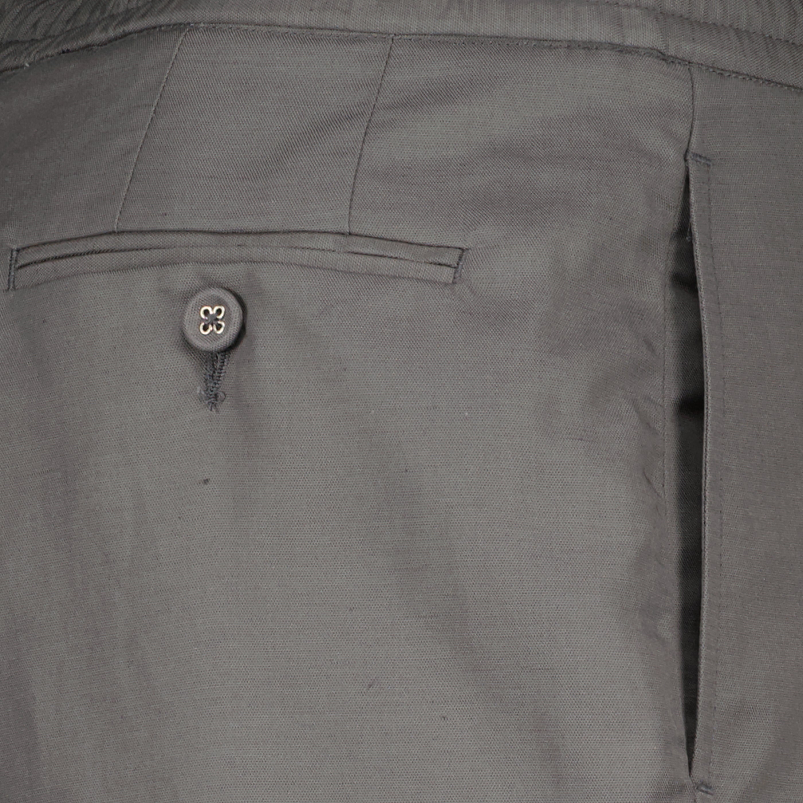 Image de l'article Short Phill noir en lyocell de la marque Officine Générale pour Homme - Saison Printemps-Été 2026 - Vue détaillée_2