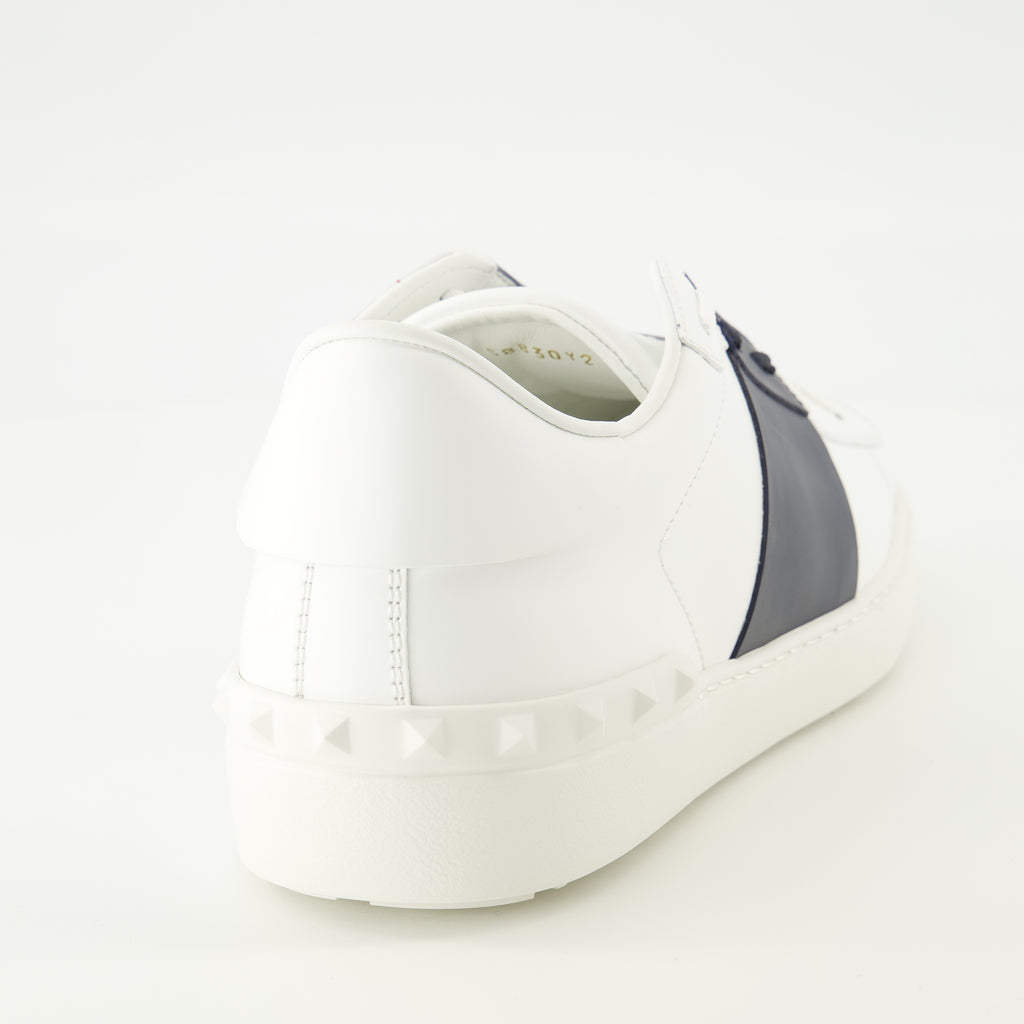 Imagem do Ténis Open com faixa azul marinho da marca Valentino Garavani para Homem - Coleção Primavera-Verão 2026 - Vista detalhada de cima