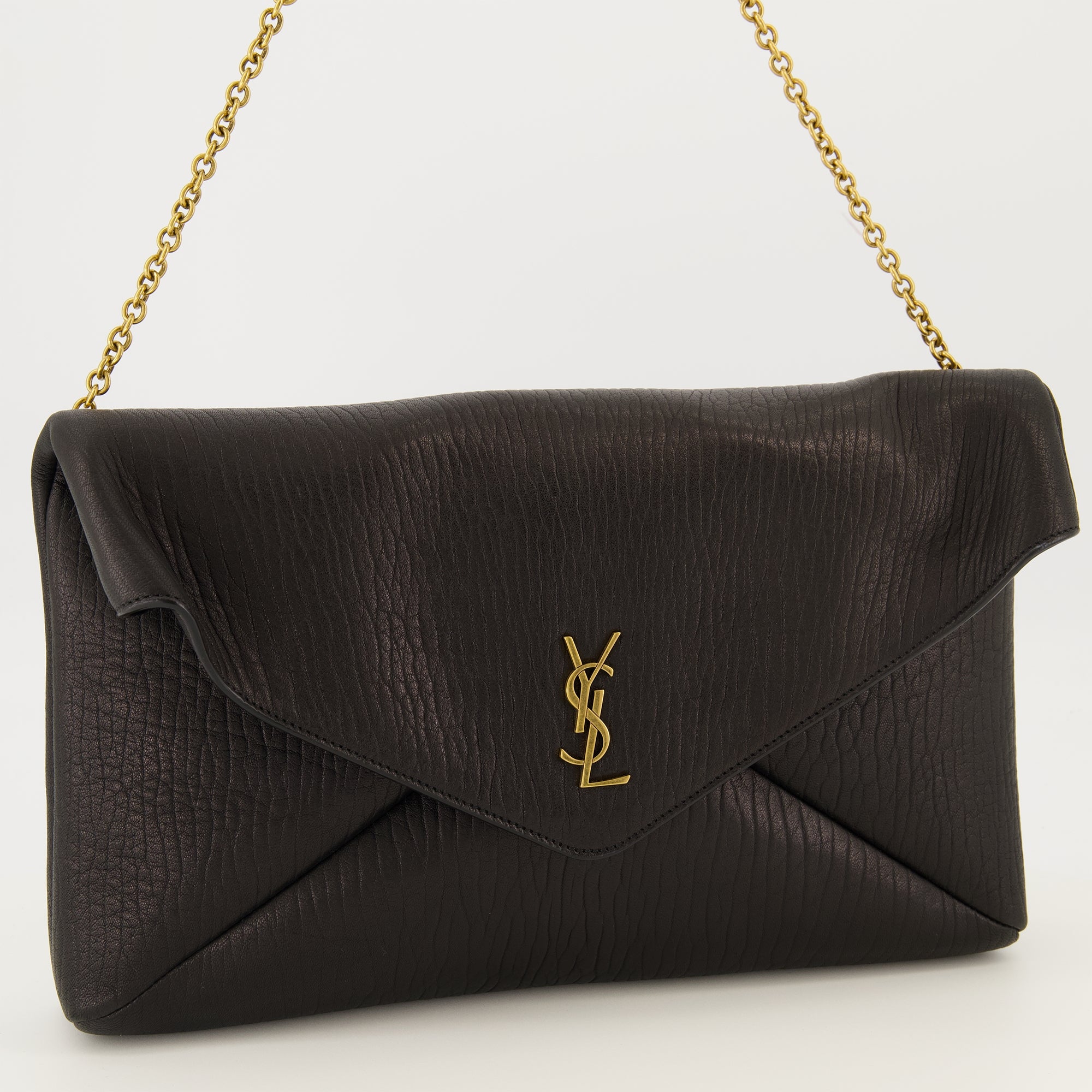 Image de l'article Pochette Cassandre XXL de la marque Saint Laurent pour Femme - Saison Automne-Hiver 2025 - Vue détaillée_2