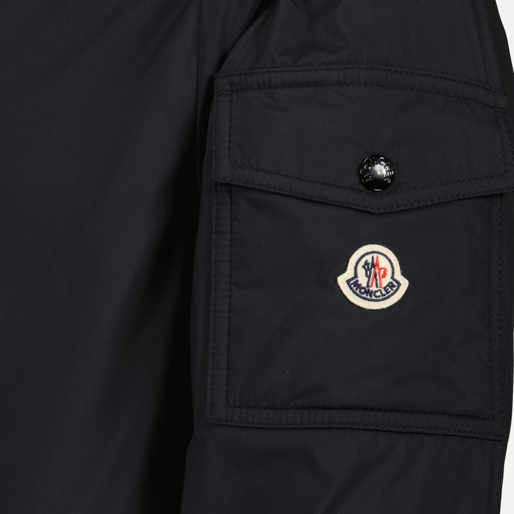 Imagen del abrigo de plumas Monteynard negro de la marca Moncler para hombre - Temporada Primavera-Verano 2026 - Vista Detallada_1