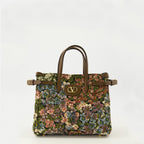 Bild der bestickten Mini-Tasche von der Marke Valentino Garavani für Damen - Frühjahr/Sommer 2026 - Vorderansicht