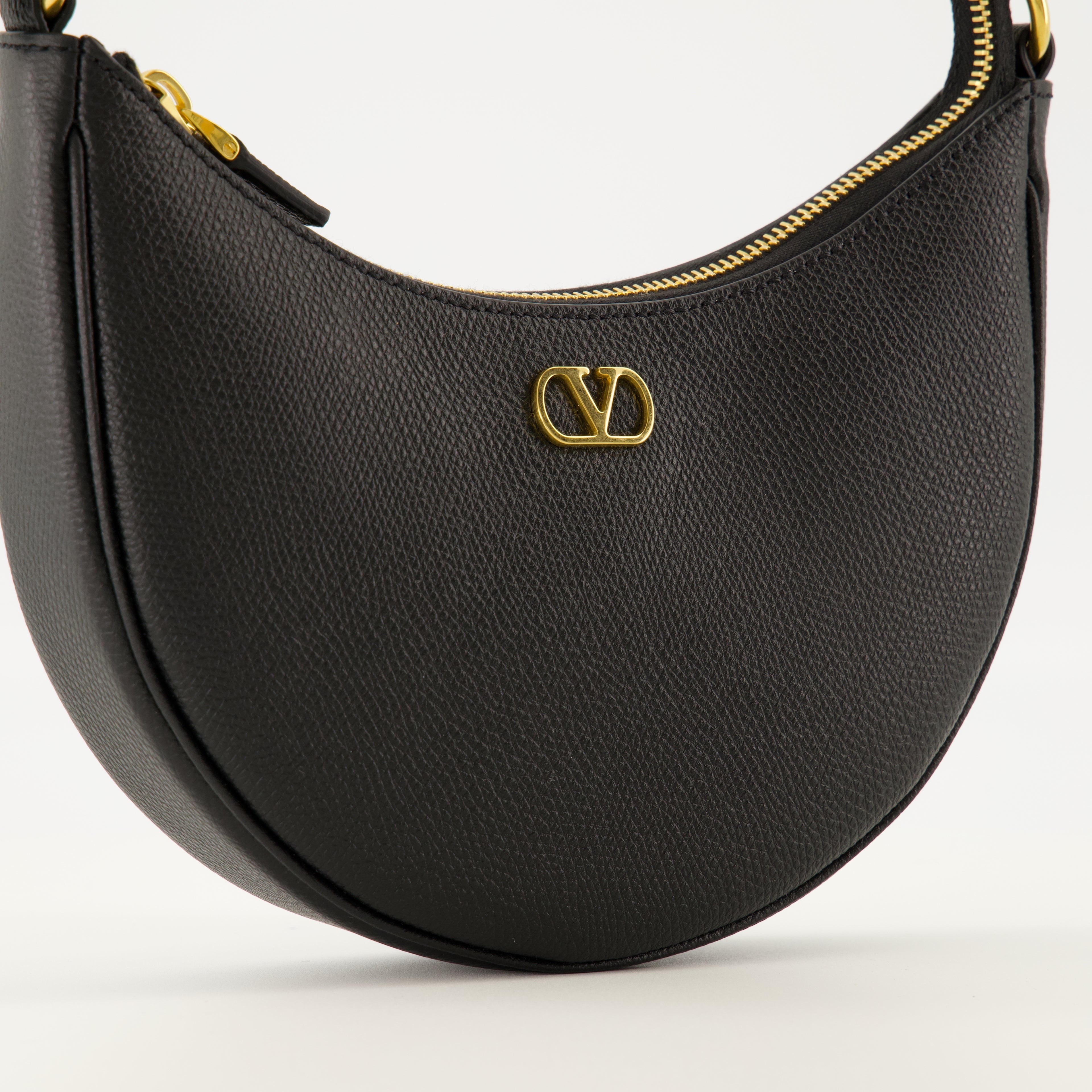 Sacs à main et épaule Mini sac Hobo en cuir noir Valentino Garavani Noir Femme
