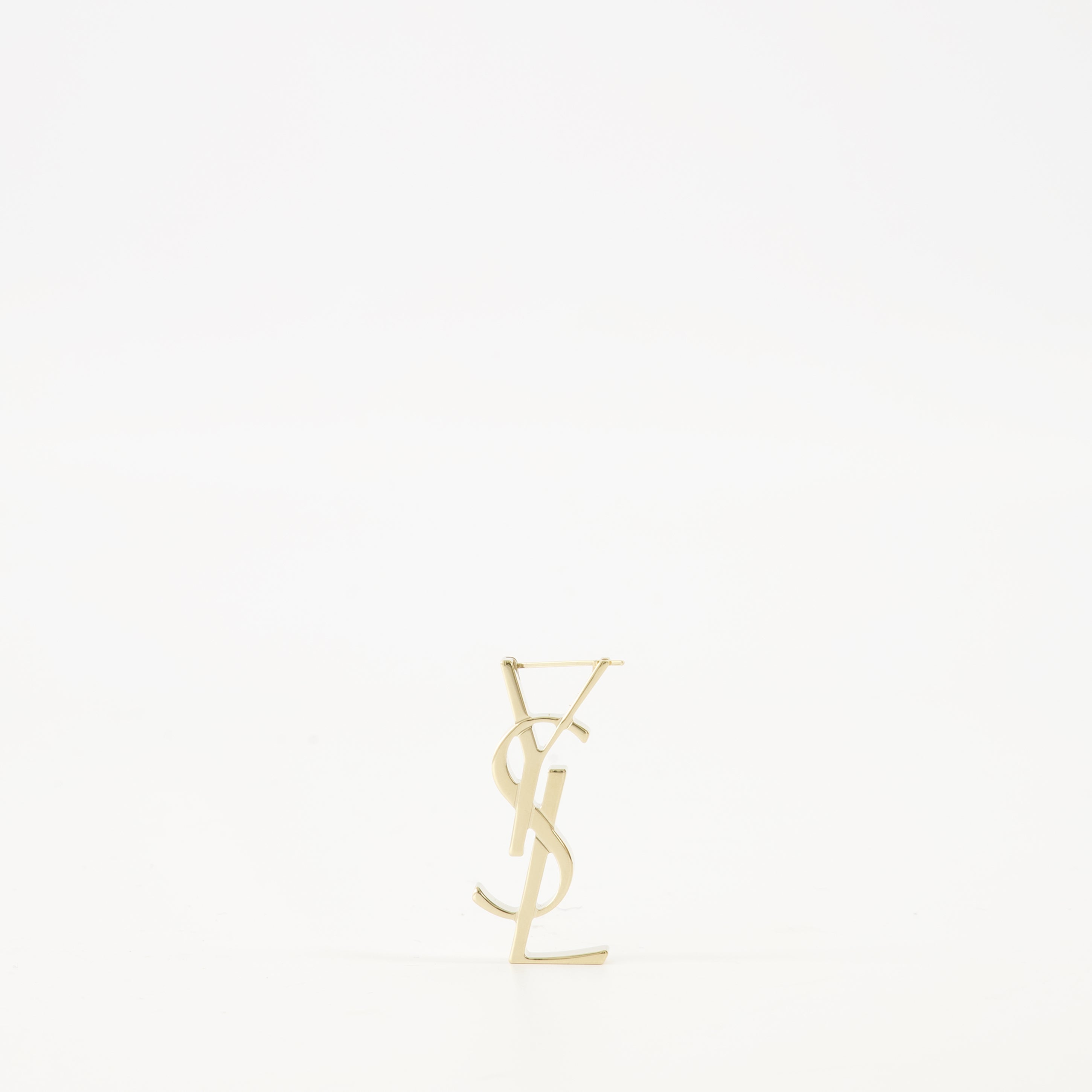 Immagine dell'orecchino Cassandre del marchio Saint Laurent per Donna - Stagione Autunno-Inverno 2025 - Vista Frontale