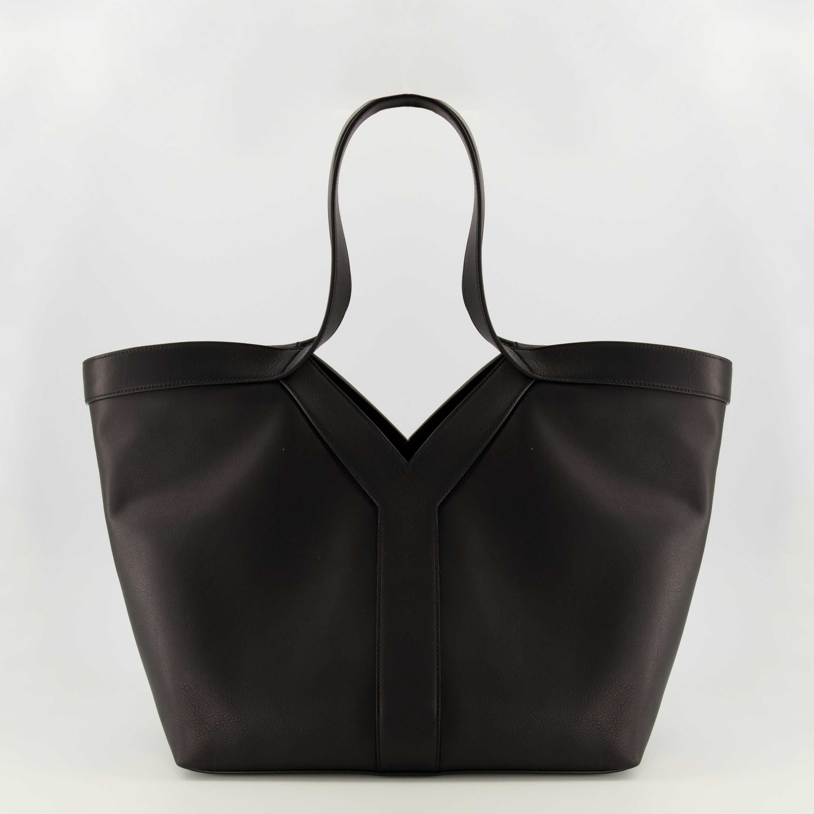 Image de l'article Sac cabas Y en cuir noir de la marque Saint Laurent pour Femme - Saison Printemps-Été 2026 - Vue de Dos