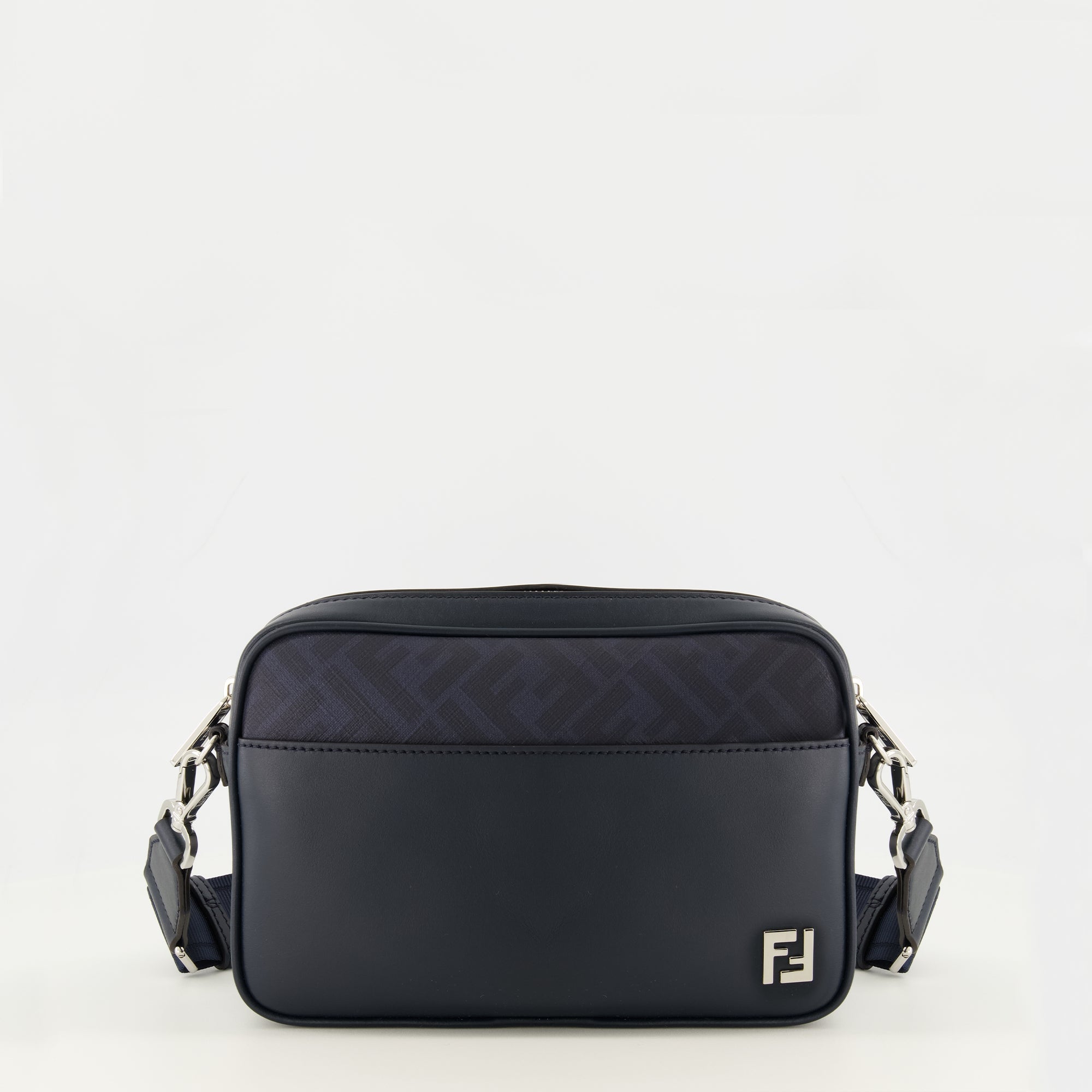 Image de l'article Sac Camera Squared FF bleu marine de la marque Fendi pour Homme - Saison Printemps-Été 2026 - Vue de Face