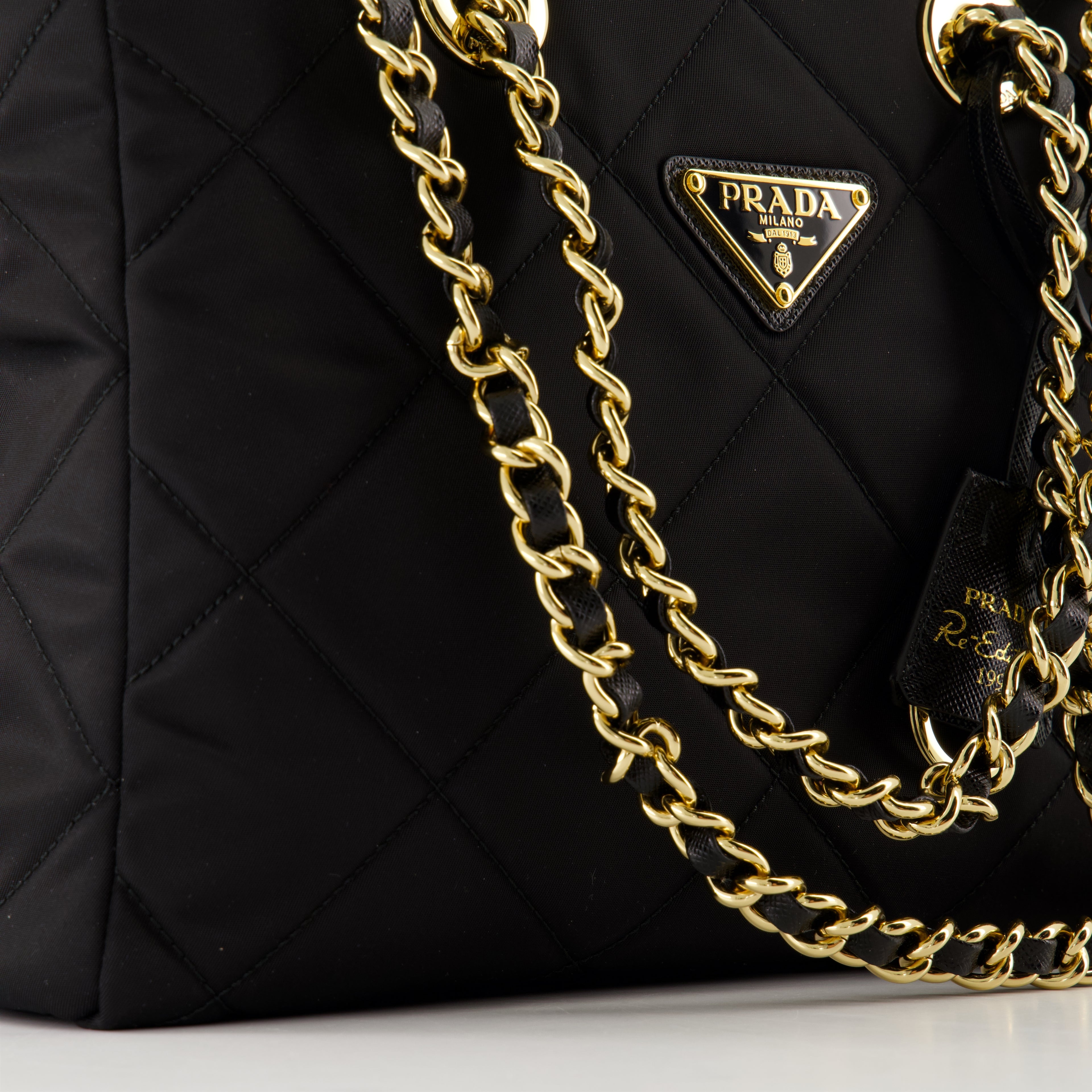 Sacs à main et épaule Sac cabas en Re-Nylon Prada Noir Femme