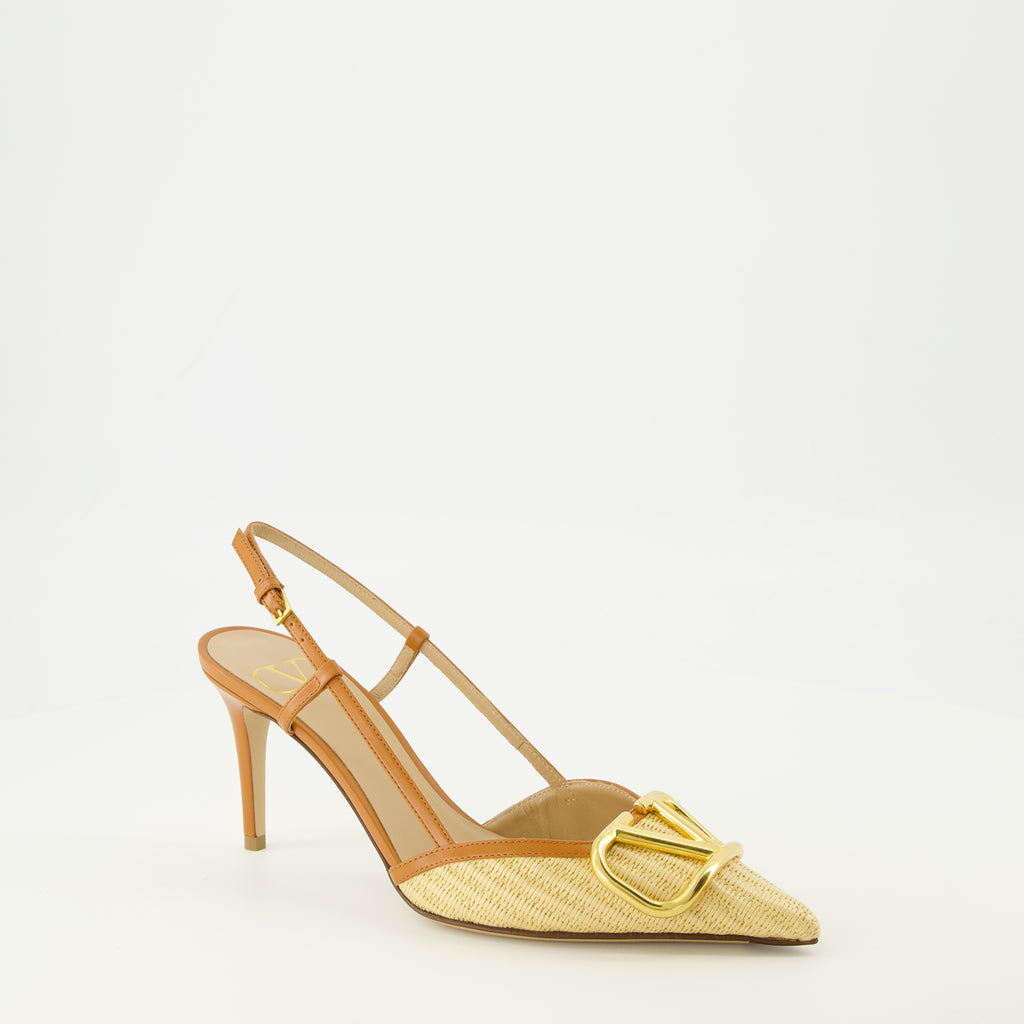 Image de l'article Escarpins VLogo en raphia beige de la marque Valentino Garavani pour Femme - Saison Printemps-Été 2026 - Vue trois quarts avant droite