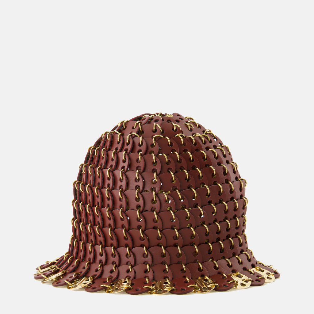 Imagem do chapéu bob em pele bordeaux da marca Rabanne para Mulheres - Coleção Primavera-Verão 2026 - Vista Frontal