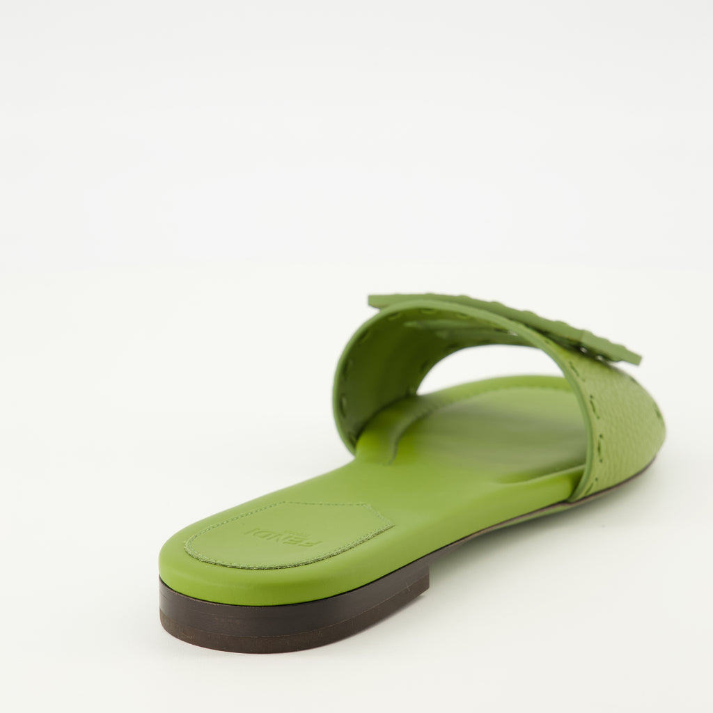 Imagen de las Mules Baguette verdes de Fendi para Mujer - Temporada Primavera-Verano 2026 - Vista Detallada 3