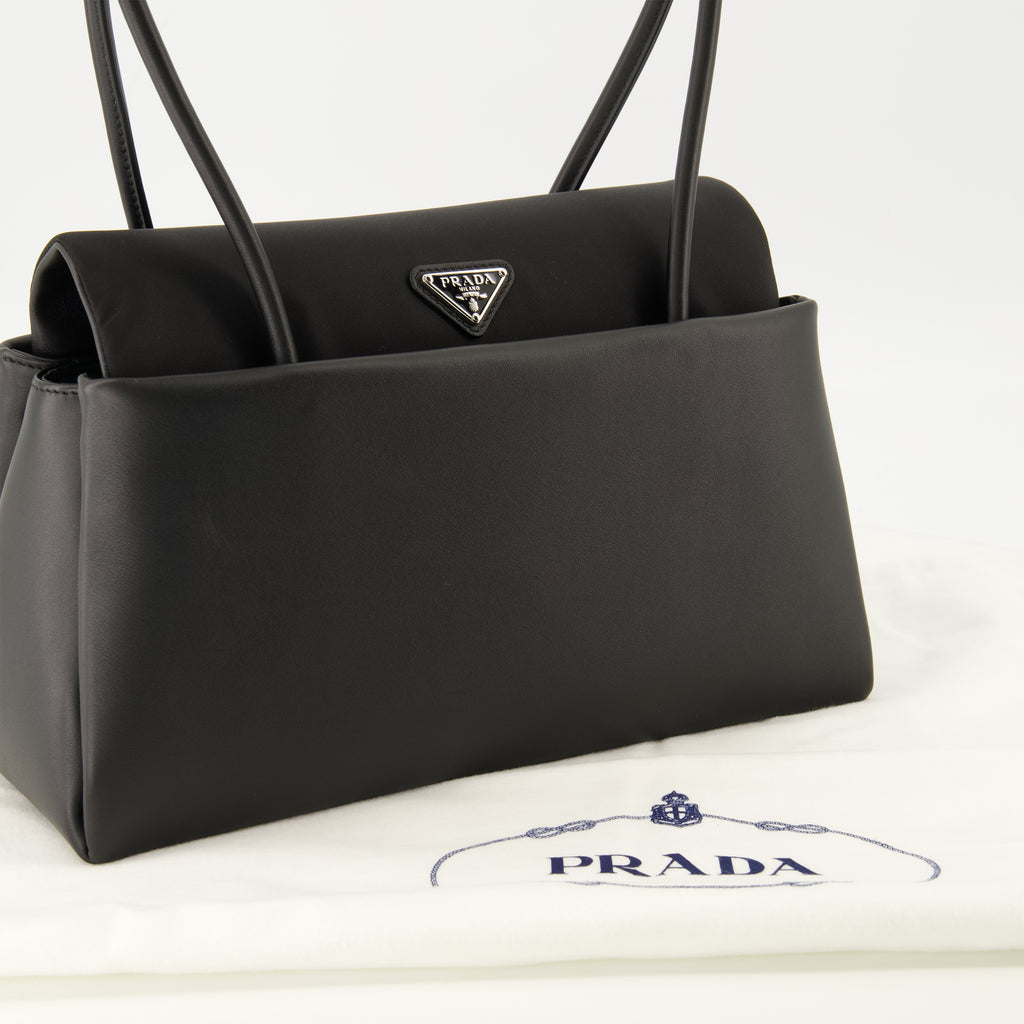 Sacs à main et épaule Borsa Medium Passage in Pelle Nera e Re-nylon Prada Noir Femme