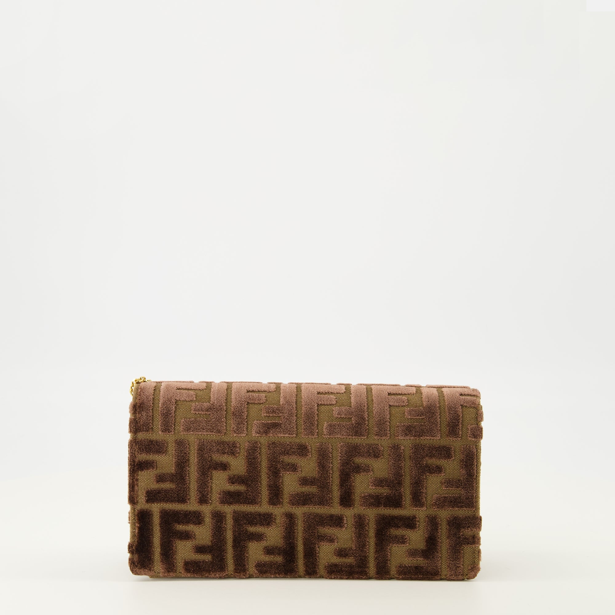 Imagen del monedero Baguette de cadena de terciopelo marrón de Fendi para Mujer - Temporada Otoño-Invierno 2025 - Vista Trasera