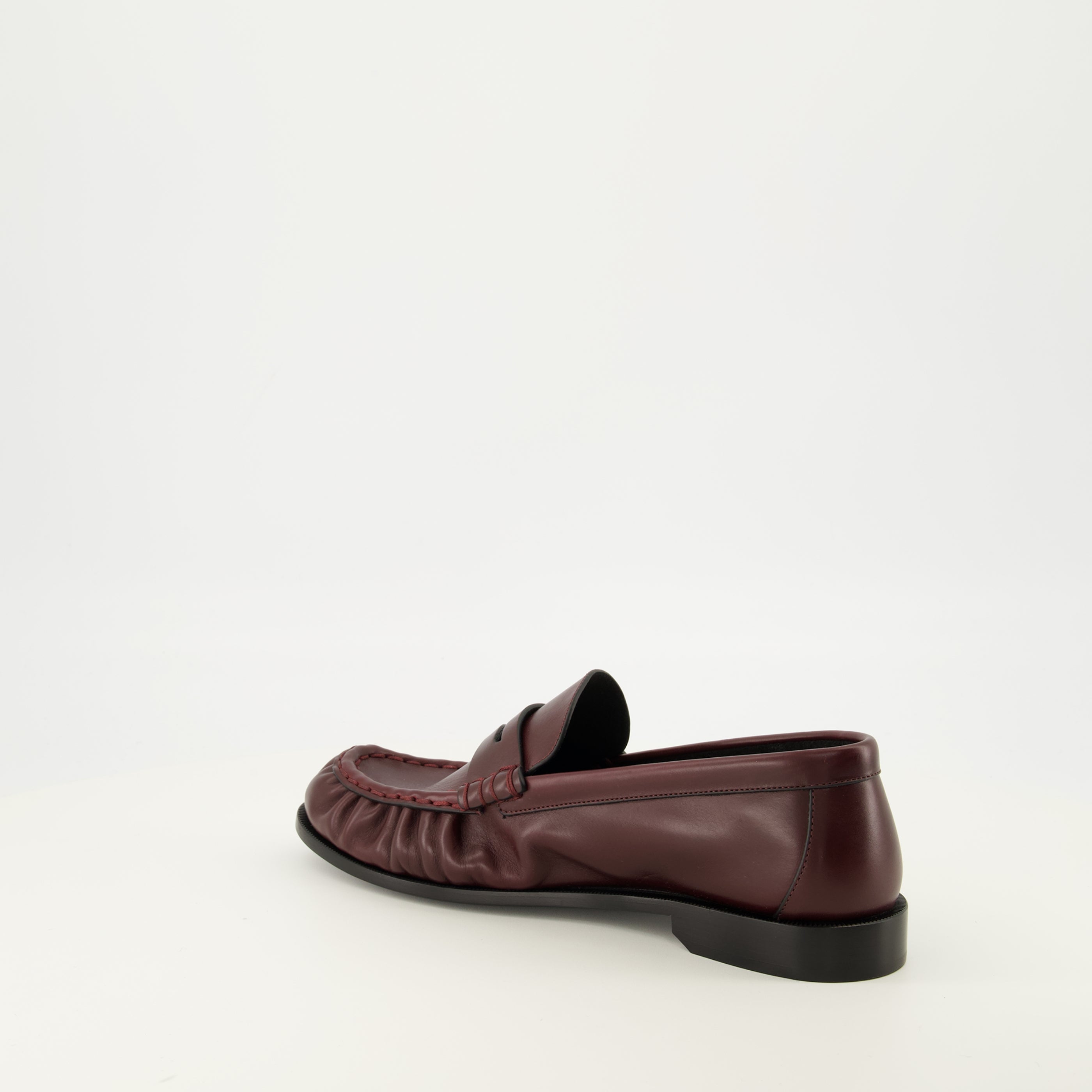 Mocassins Mocassins em Couro Suave em Borgonha Saint Laurent Bordeaux Homme