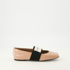 Imagen de las Ballerinas Sliced Square de Givenchy para Mujer - Temporada Otoño-Invierno 2025 - Vista lateral derecha