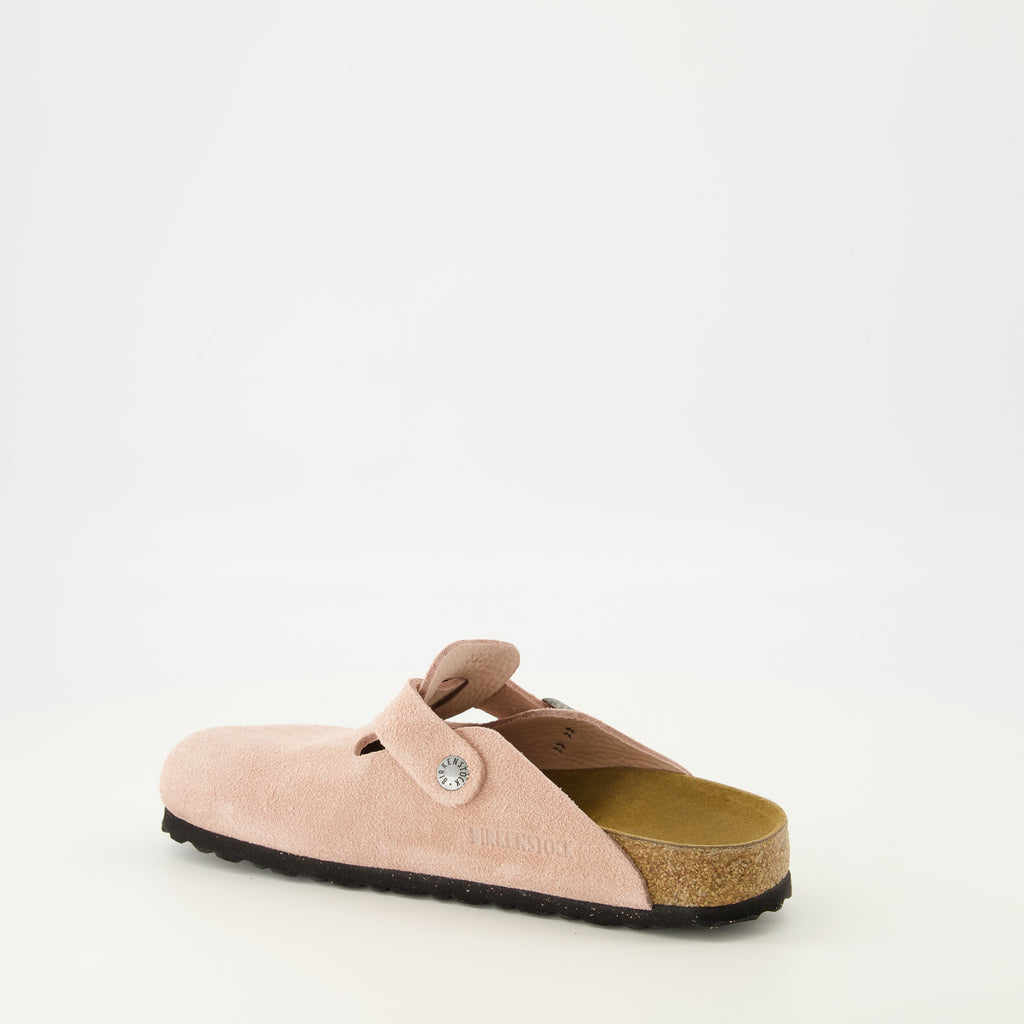 Image de l'article Mules Boston rose de la marque Birkenstock pour Unisex - Saison Printemps-Été 2026 - Vue trois quarts arrière droite