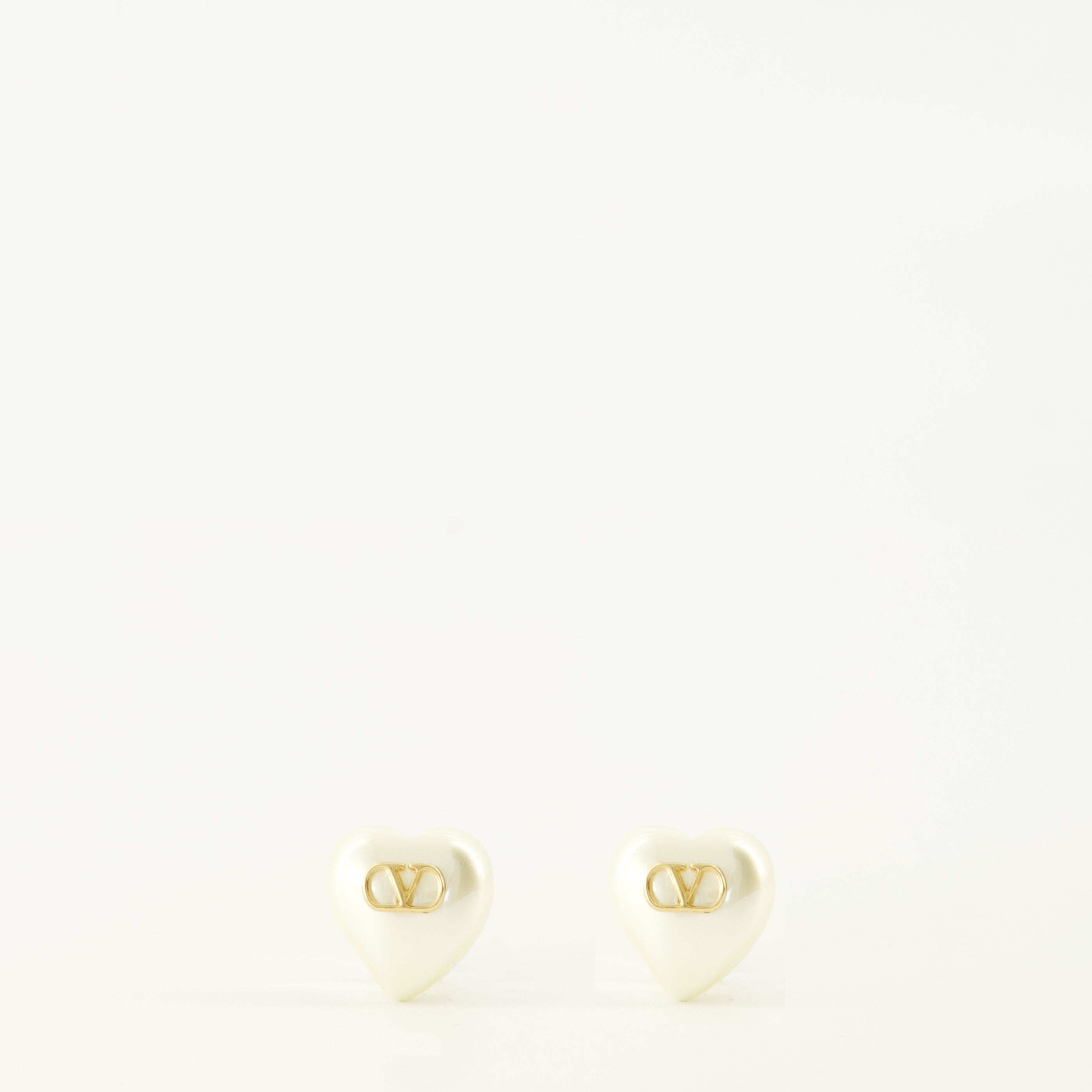 Imagem dos brincos Vlogo em metal e pérolas da marca Valentino Garavani para Mulher - Temporada Primavera-Verão 2026 - Vista Frontal