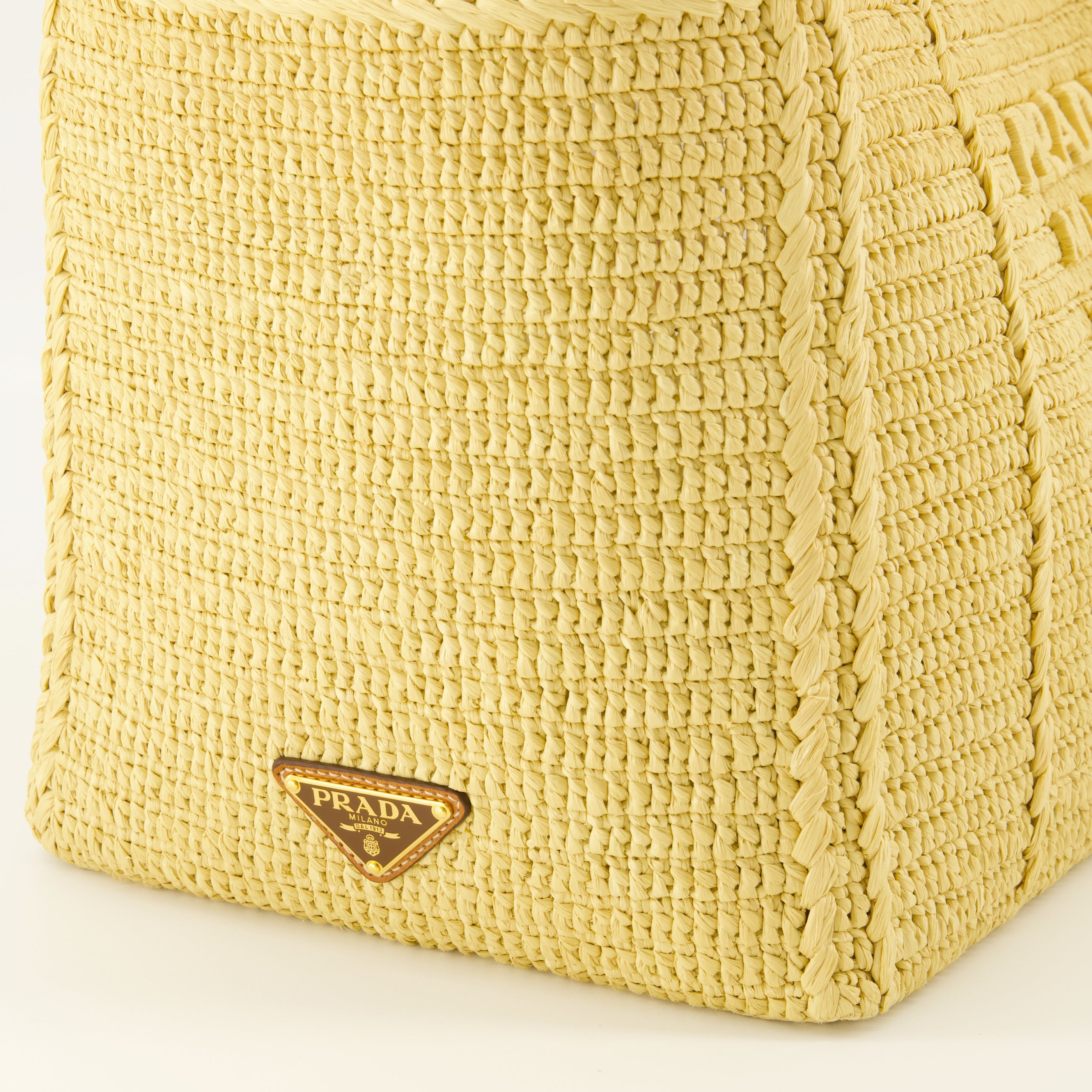Sacs cabas Grand sac cabas en crochet beige Prada Beige Femme